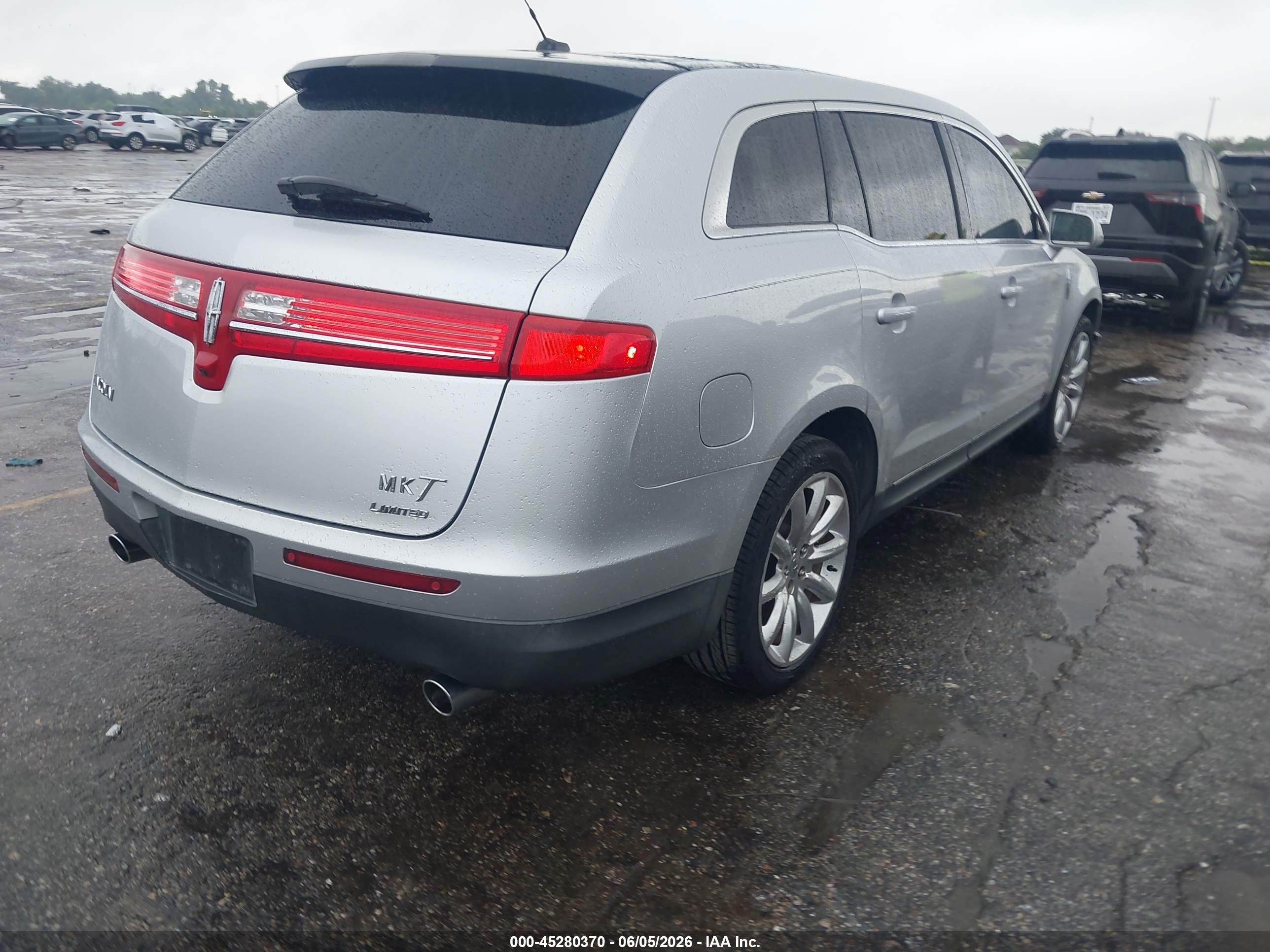 2010 Lincoln Mkt   Серебряный vin: 2LMHJ5FR6ABJ15513