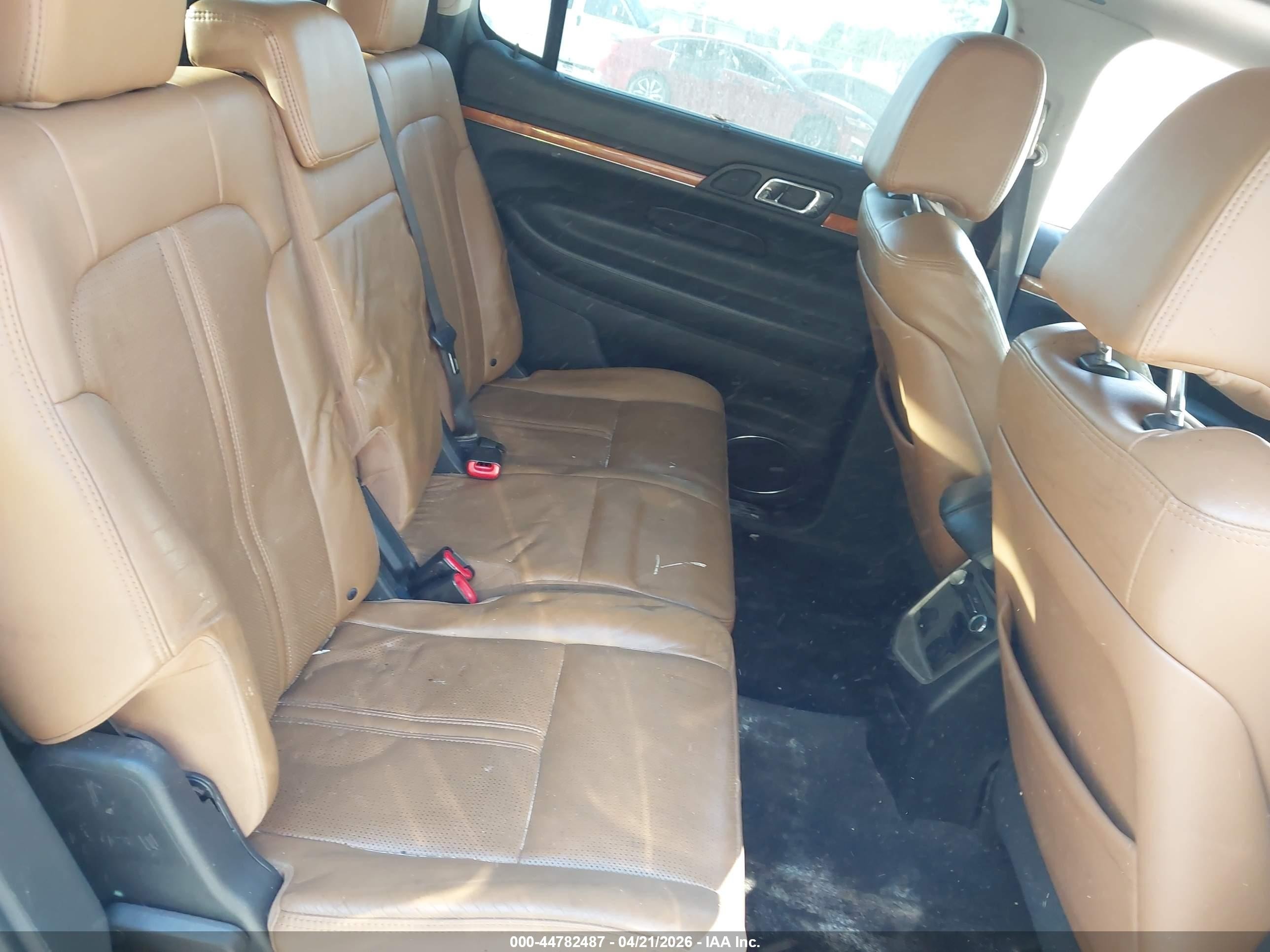 2010 Lincoln Mkt   Black vin: 2LMHJ5FR6ABJ19254