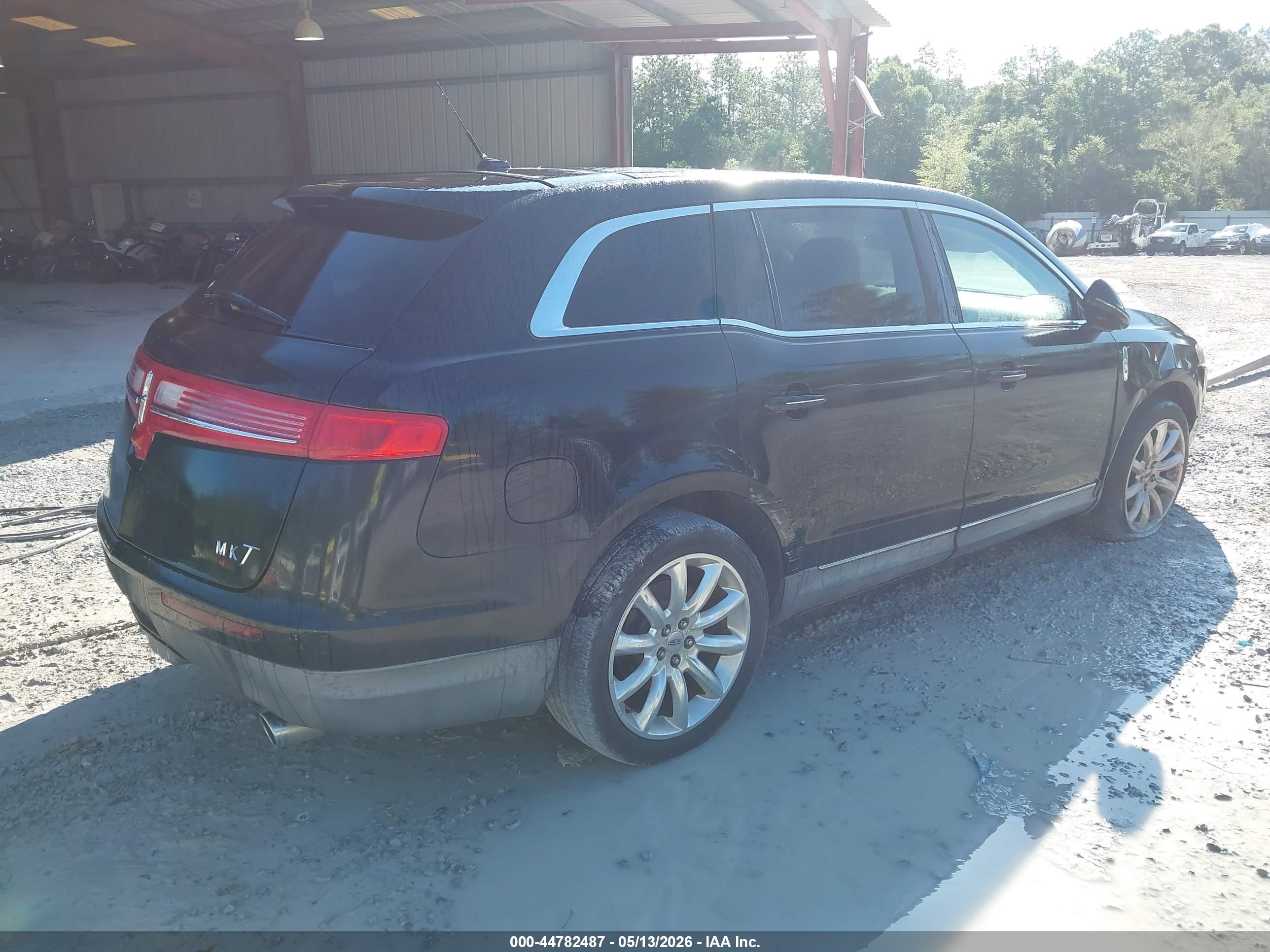 2010 Lincoln Mkt   Black vin: 2LMHJ5FR6ABJ19254
