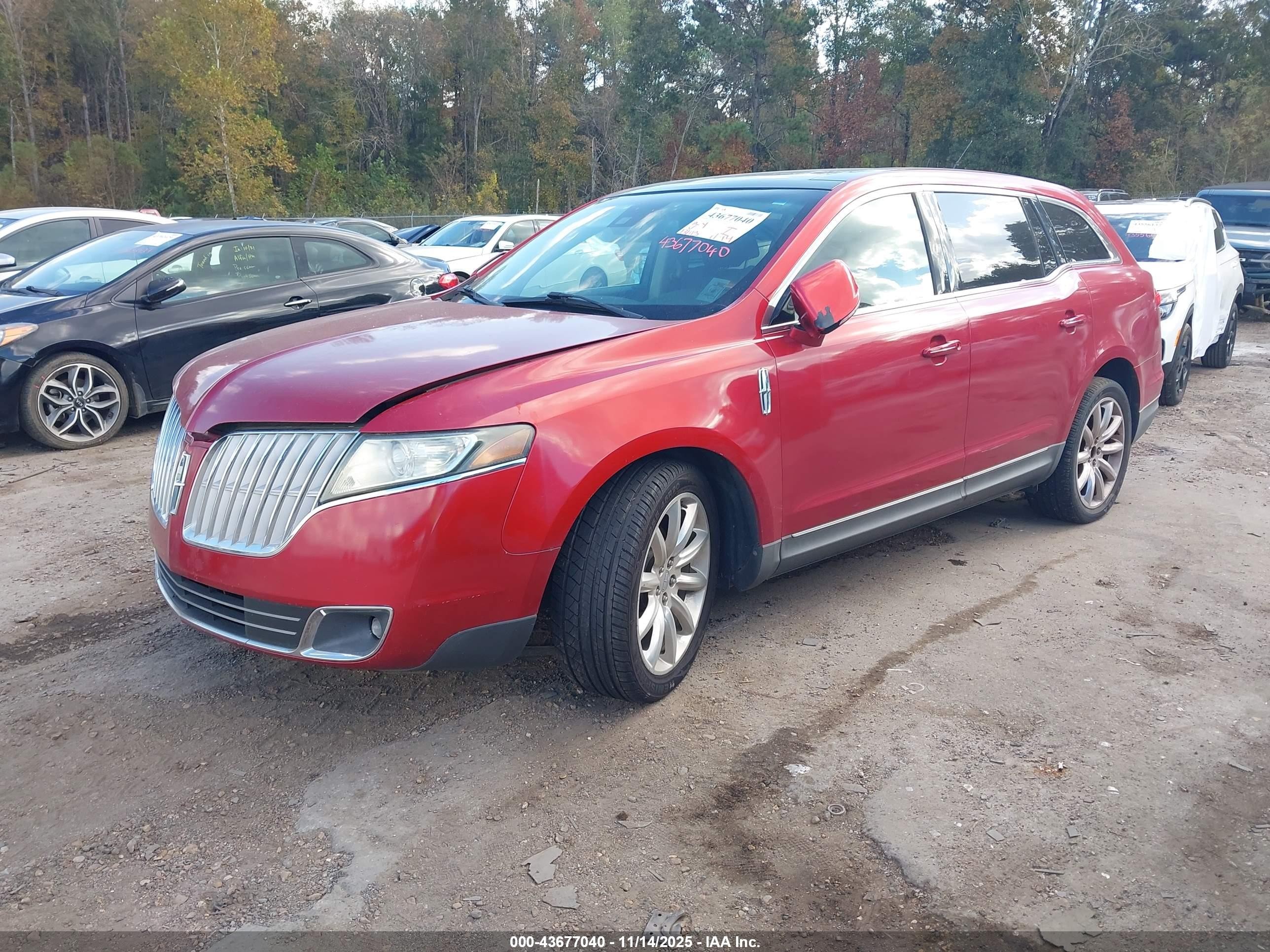 2010 Lincoln Mkt   Red vin: 2LMHJ5FR9ABJ11696