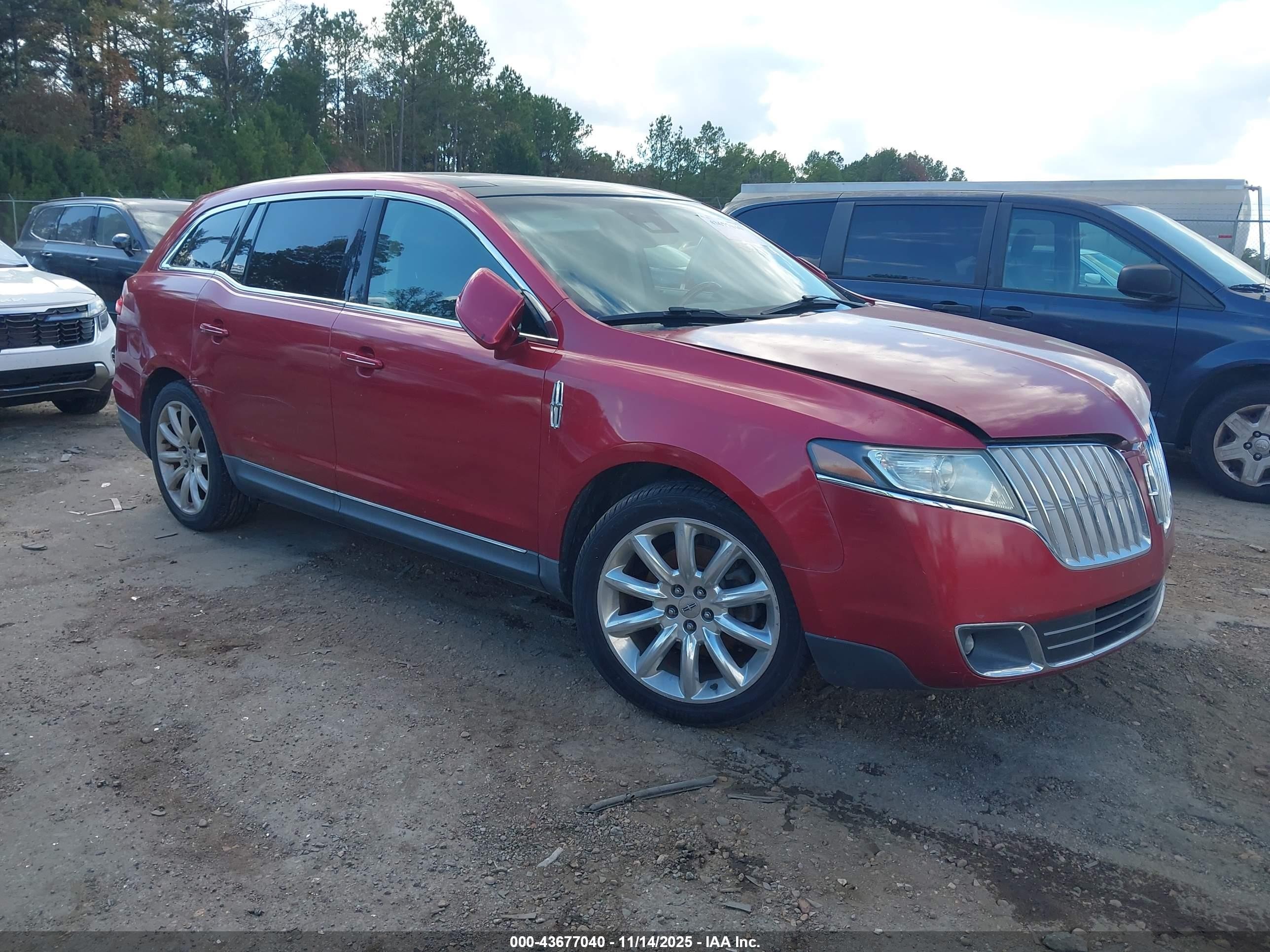 2010 Lincoln Mkt   Red vin: 2LMHJ5FR9ABJ11696