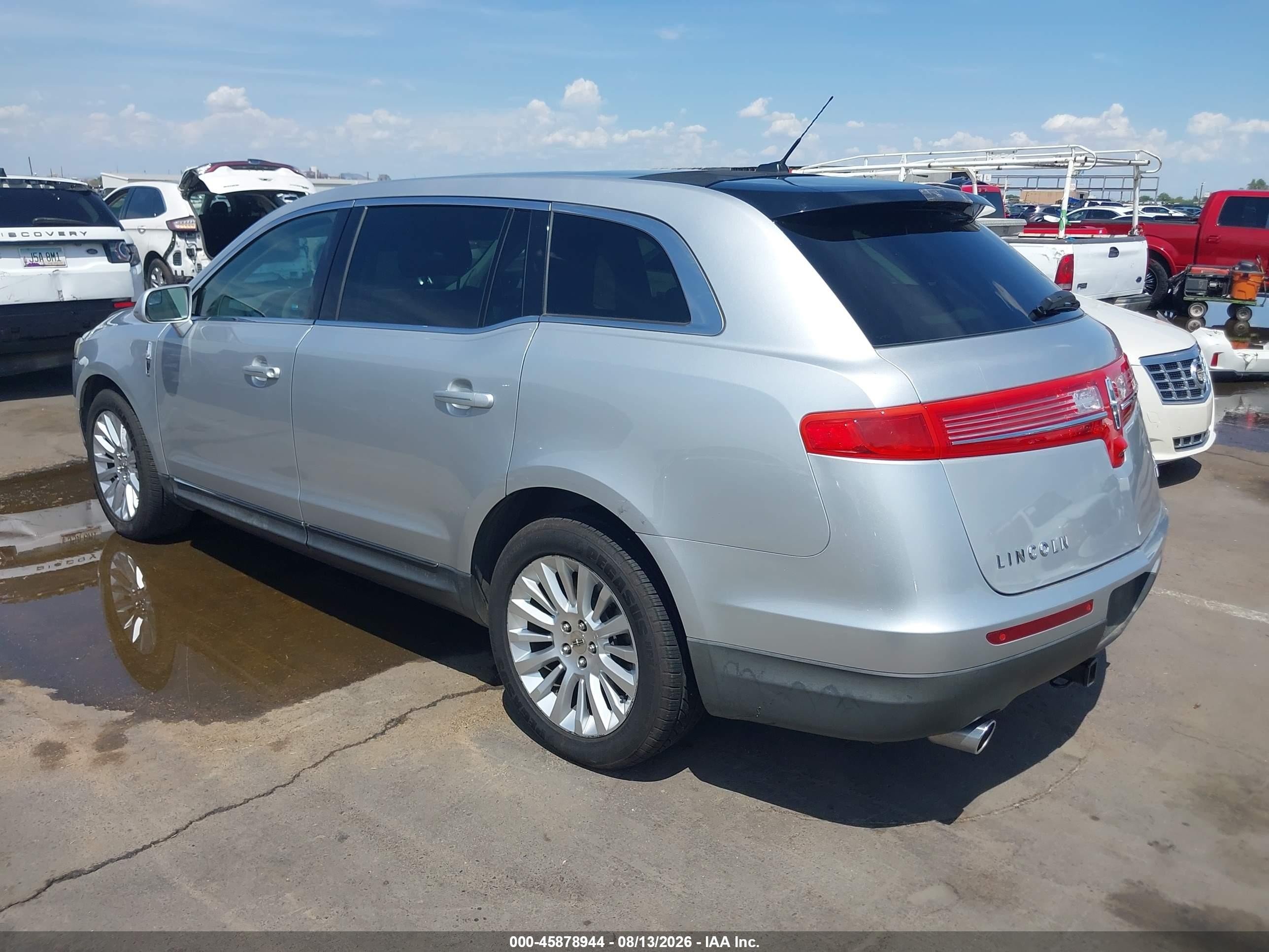 2012 Lincoln Mkt   Silver vin: 2LMHJ5FR9CBL50264