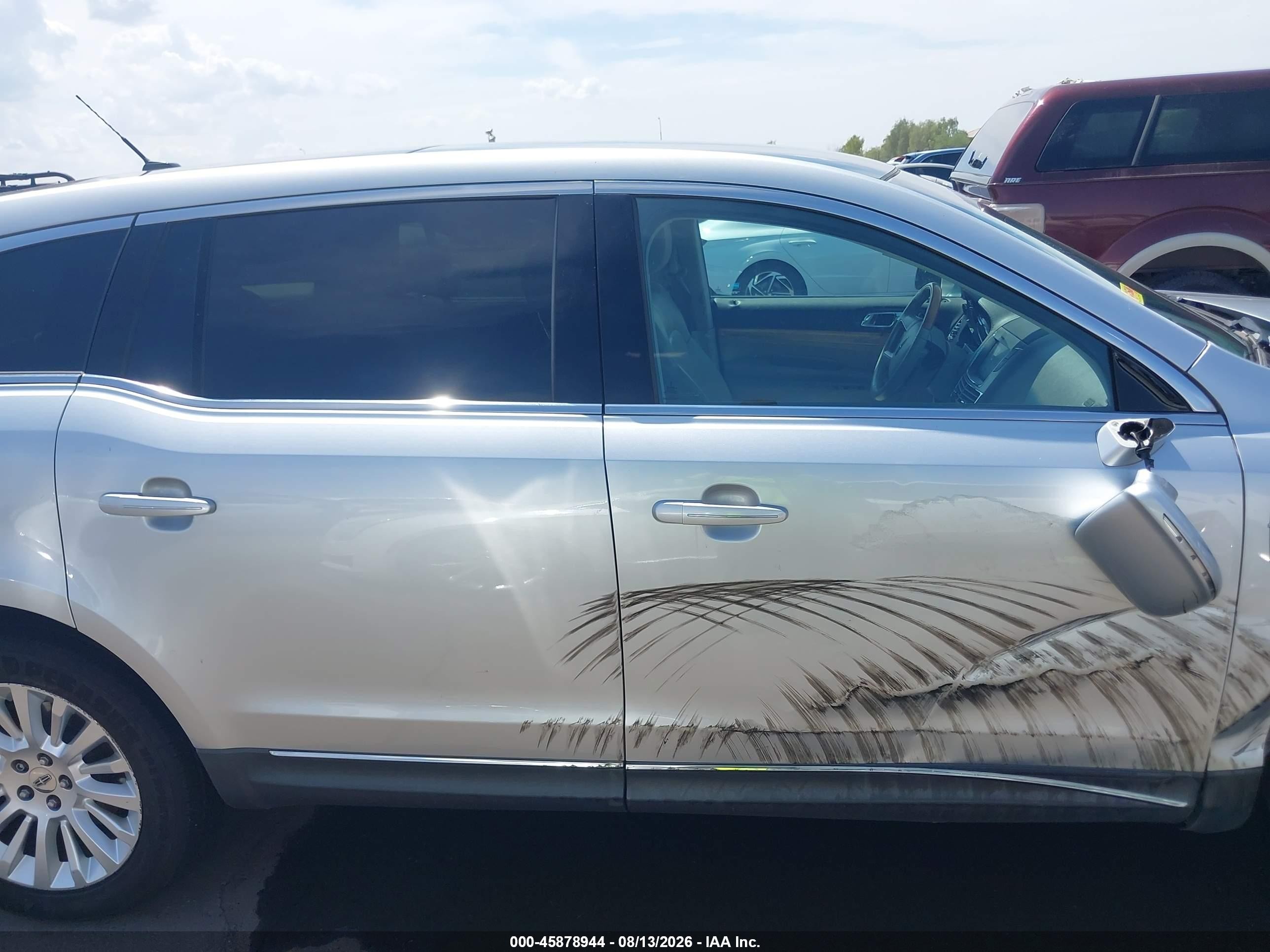2012 Lincoln Mkt   Silver vin: 2LMHJ5FR9CBL50264