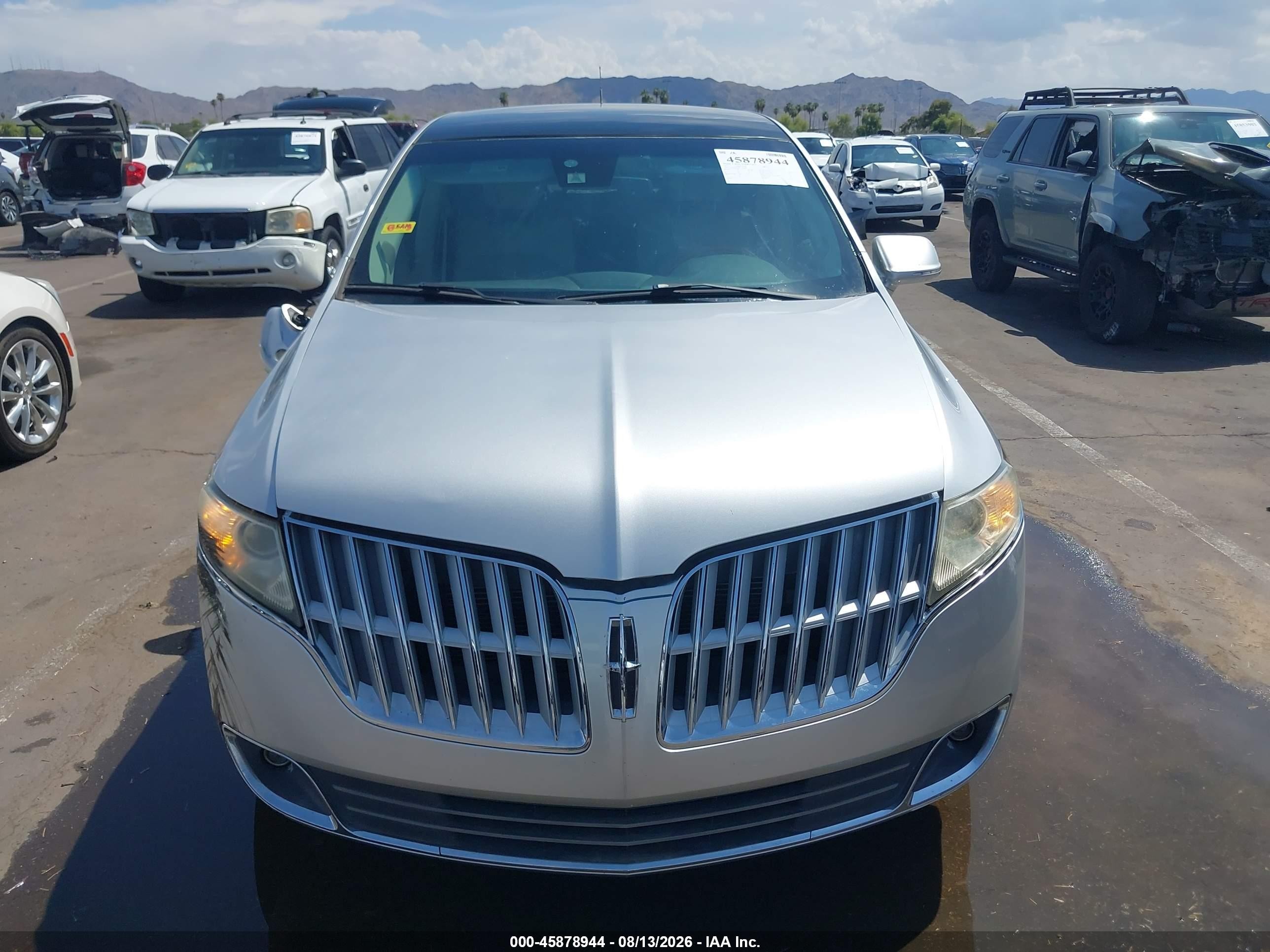 2012 Lincoln Mkt   Silver vin: 2LMHJ5FR9CBL50264