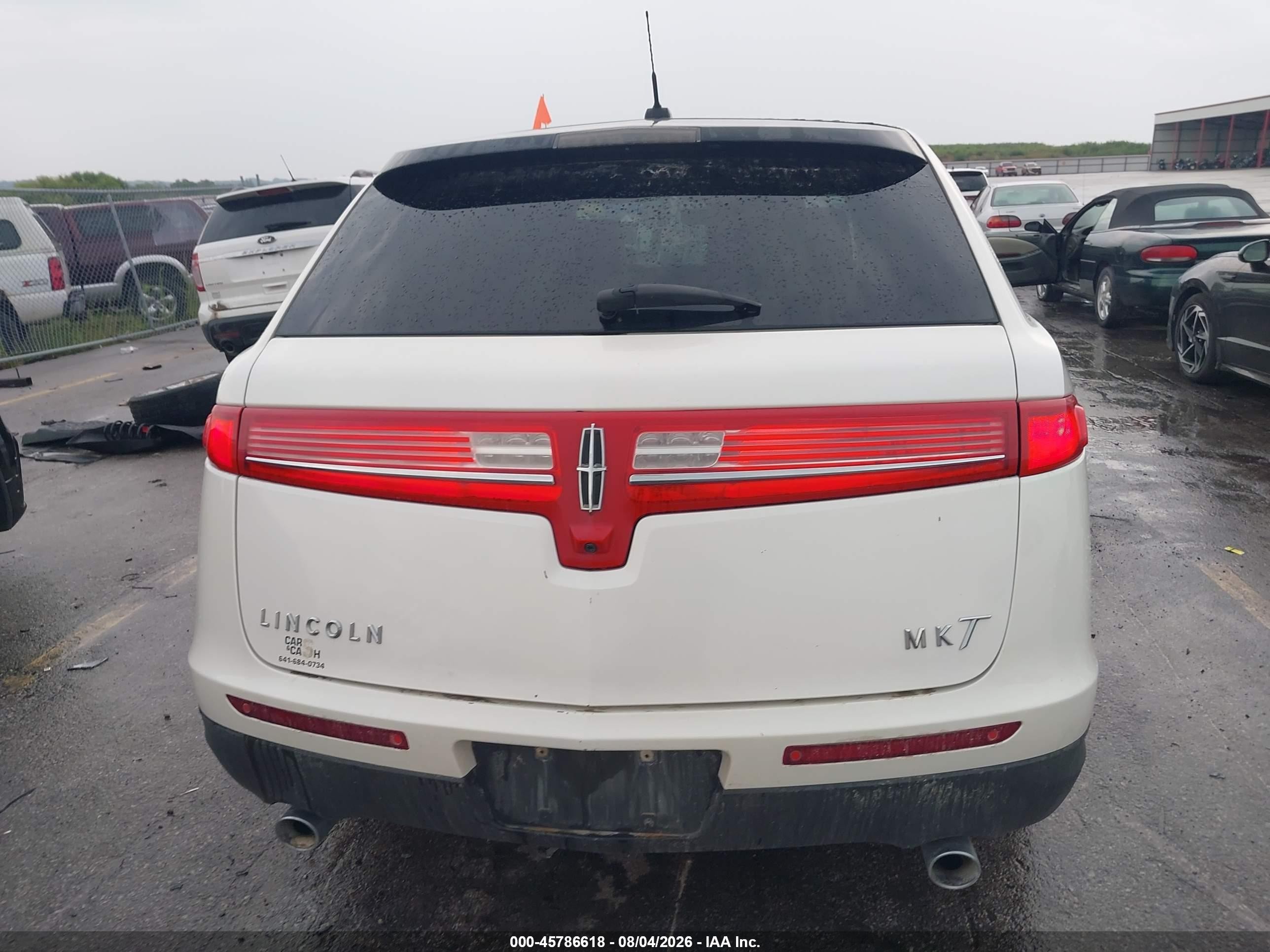 2012 Lincoln Mkt   White vin: 2LMHJ5FRXCBL50936
