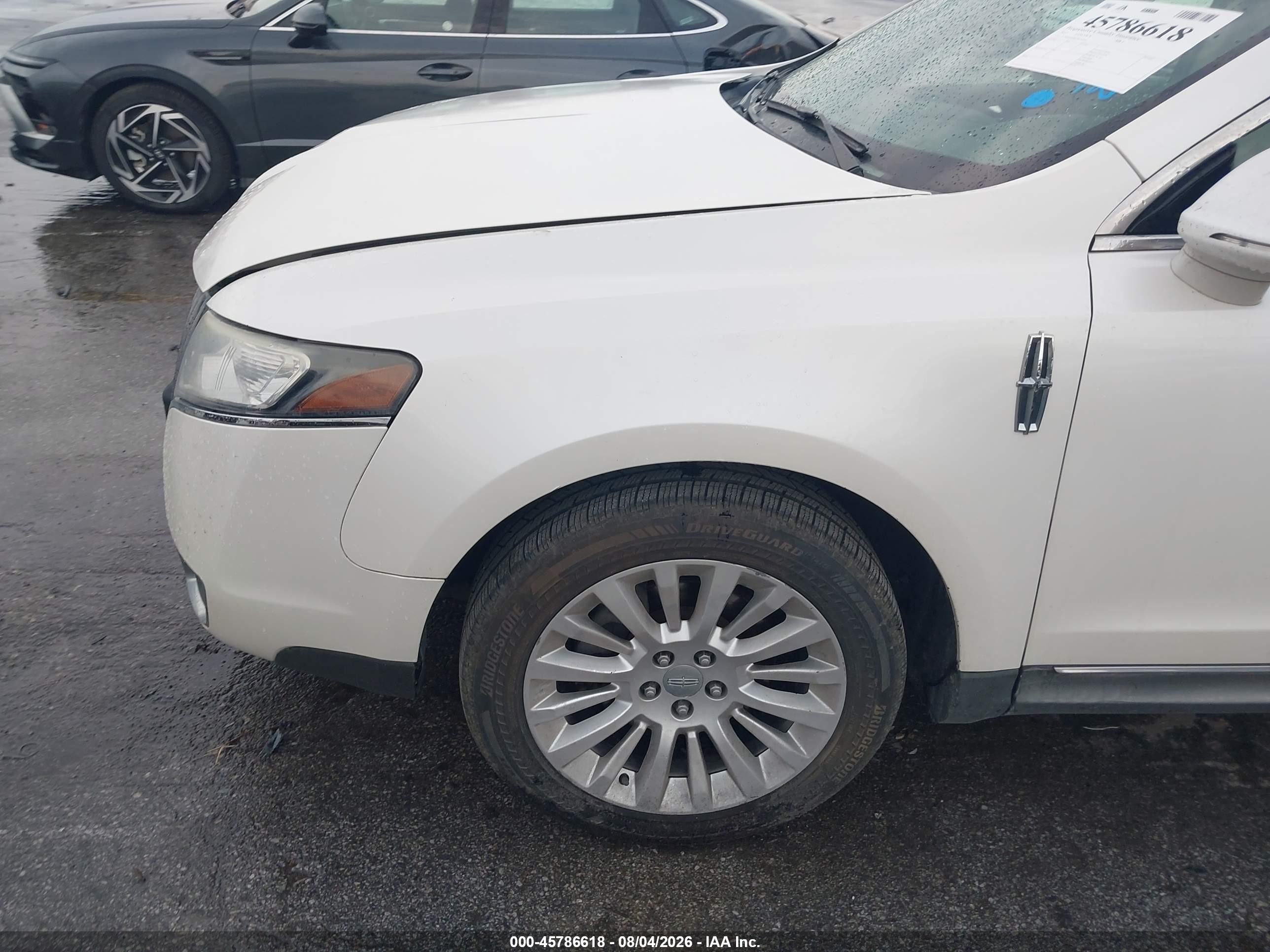2012 Lincoln Mkt   White vin: 2LMHJ5FRXCBL50936
