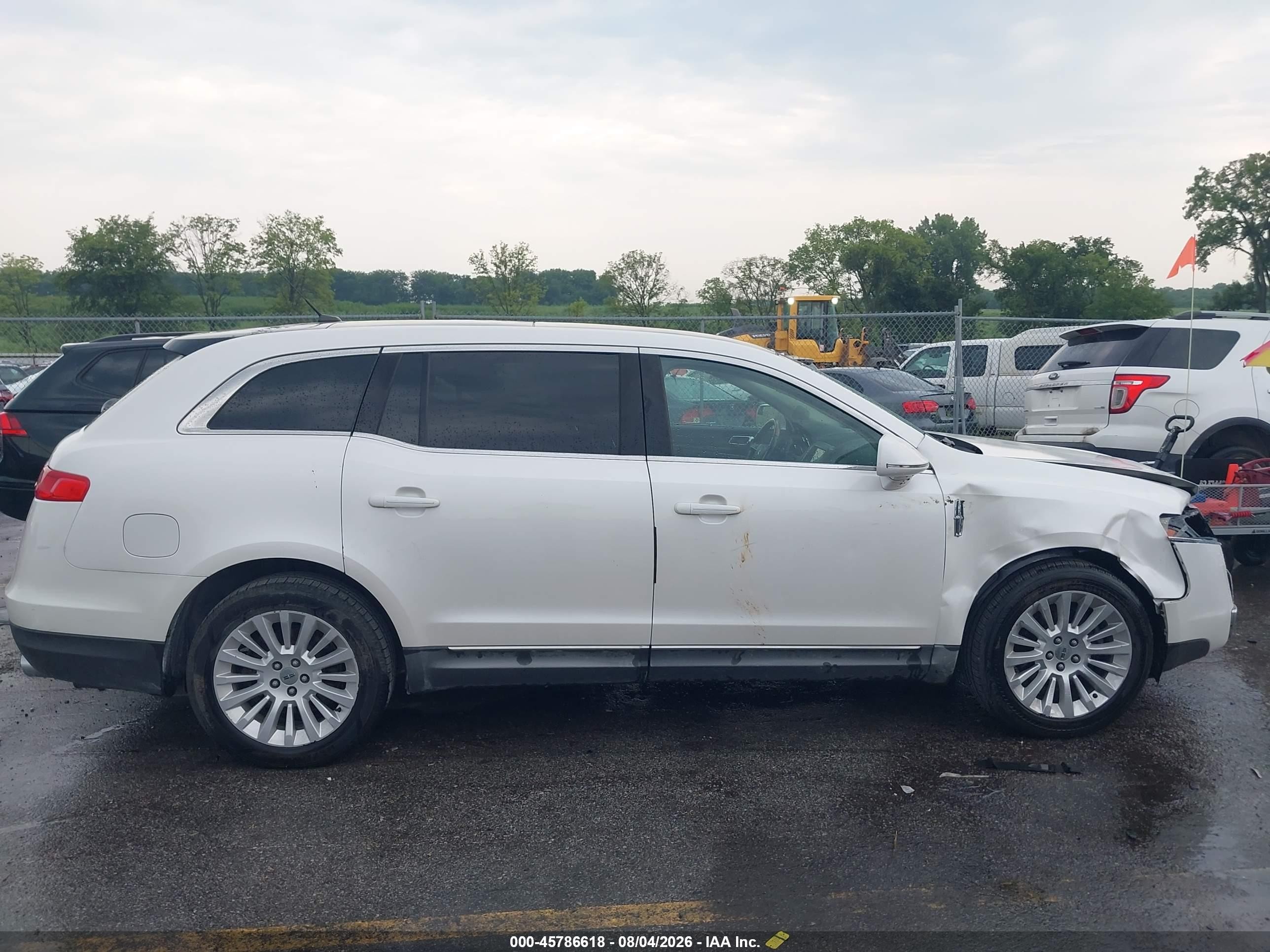 2012 Lincoln Mkt   White vin: 2LMHJ5FRXCBL50936