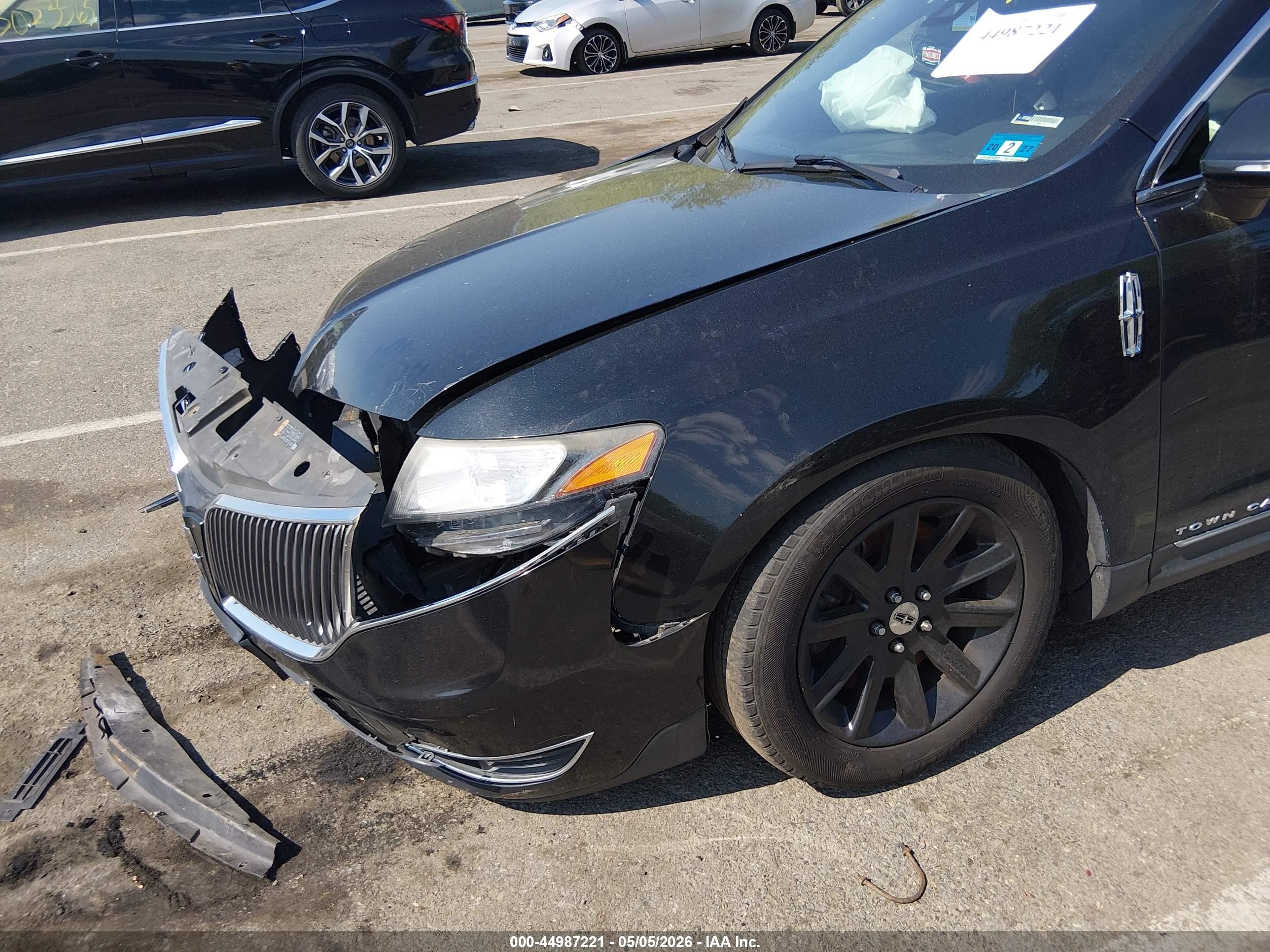 2013 Lincoln Mkt Livery Black vin: 2LMHJ5NK1DBL56856