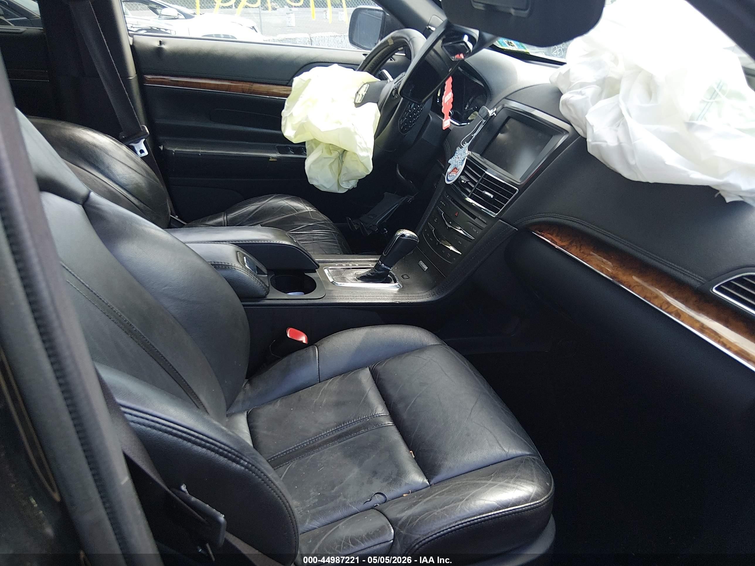 2013 Lincoln Mkt Livery Black vin: 2LMHJ5NK1DBL56856