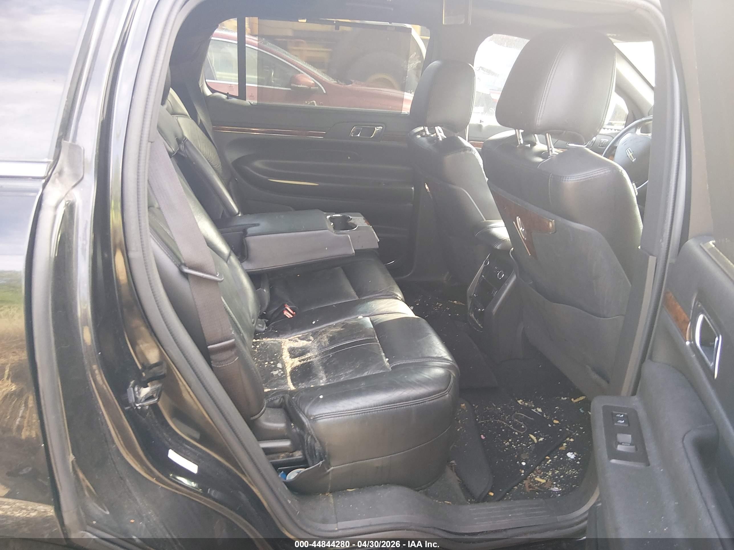 2013 Lincoln Mkt Livery Black vin: 2LMHJ5NK1DBL59109