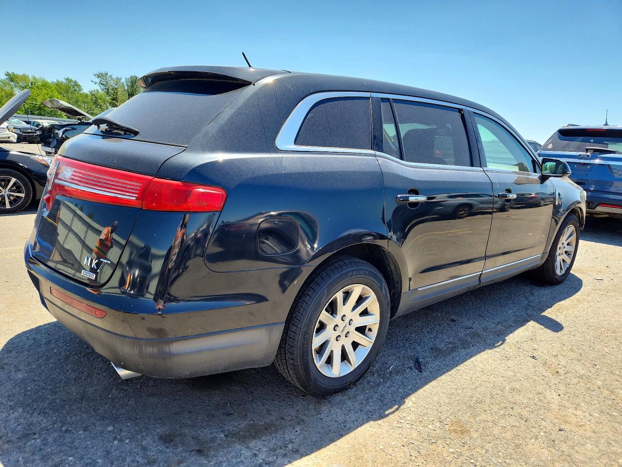 2014 Lincoln Mkt Black vin: 2LMHJ5NK3EBL54236