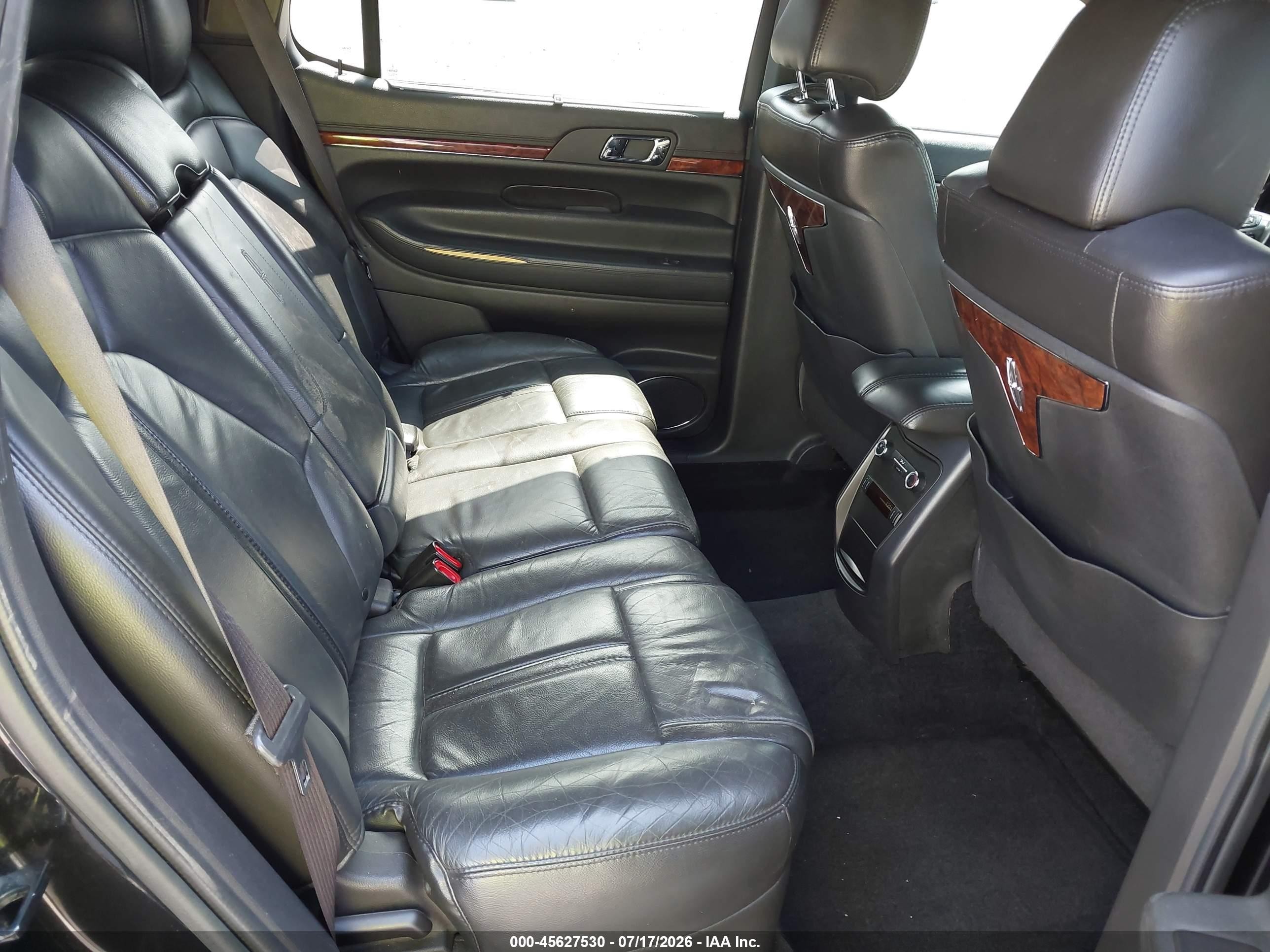 2014 Lincoln Mkt Livery Black vin: 2LMHJ5NK6EBL51864