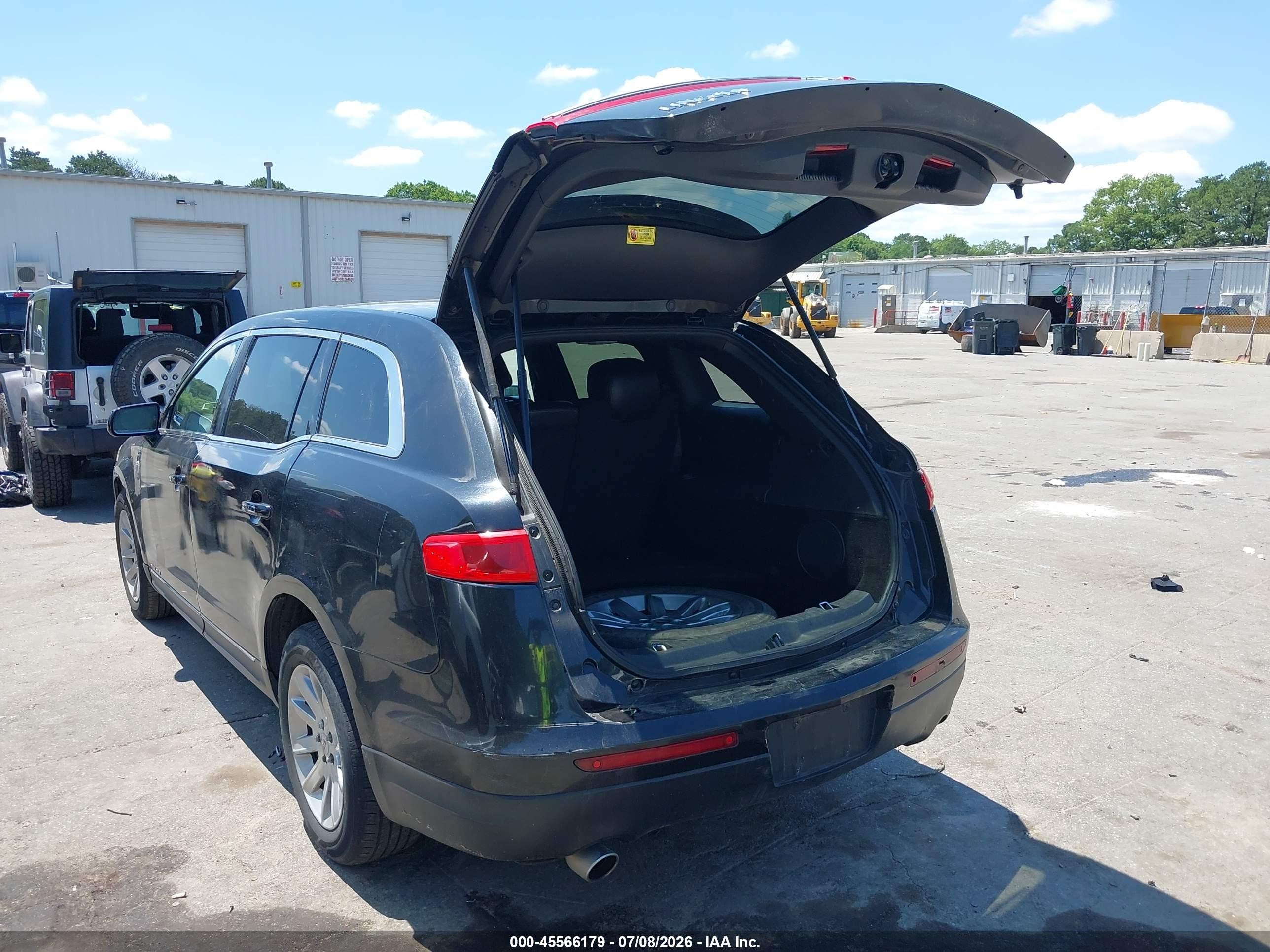 2014 Lincoln Mkt Livery Black vin: 2LMHJ5NK6EBL53100
