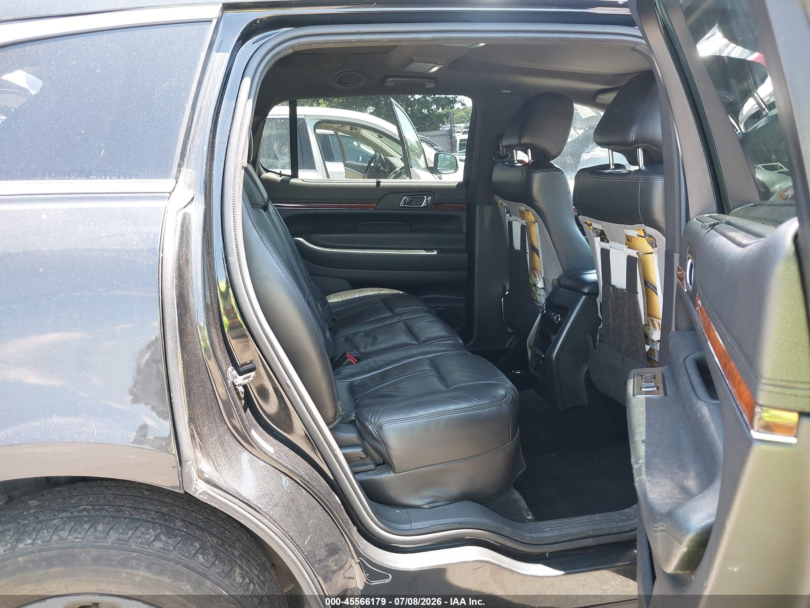 2014 Lincoln Mkt Livery Black vin: 2LMHJ5NK6EBL53100