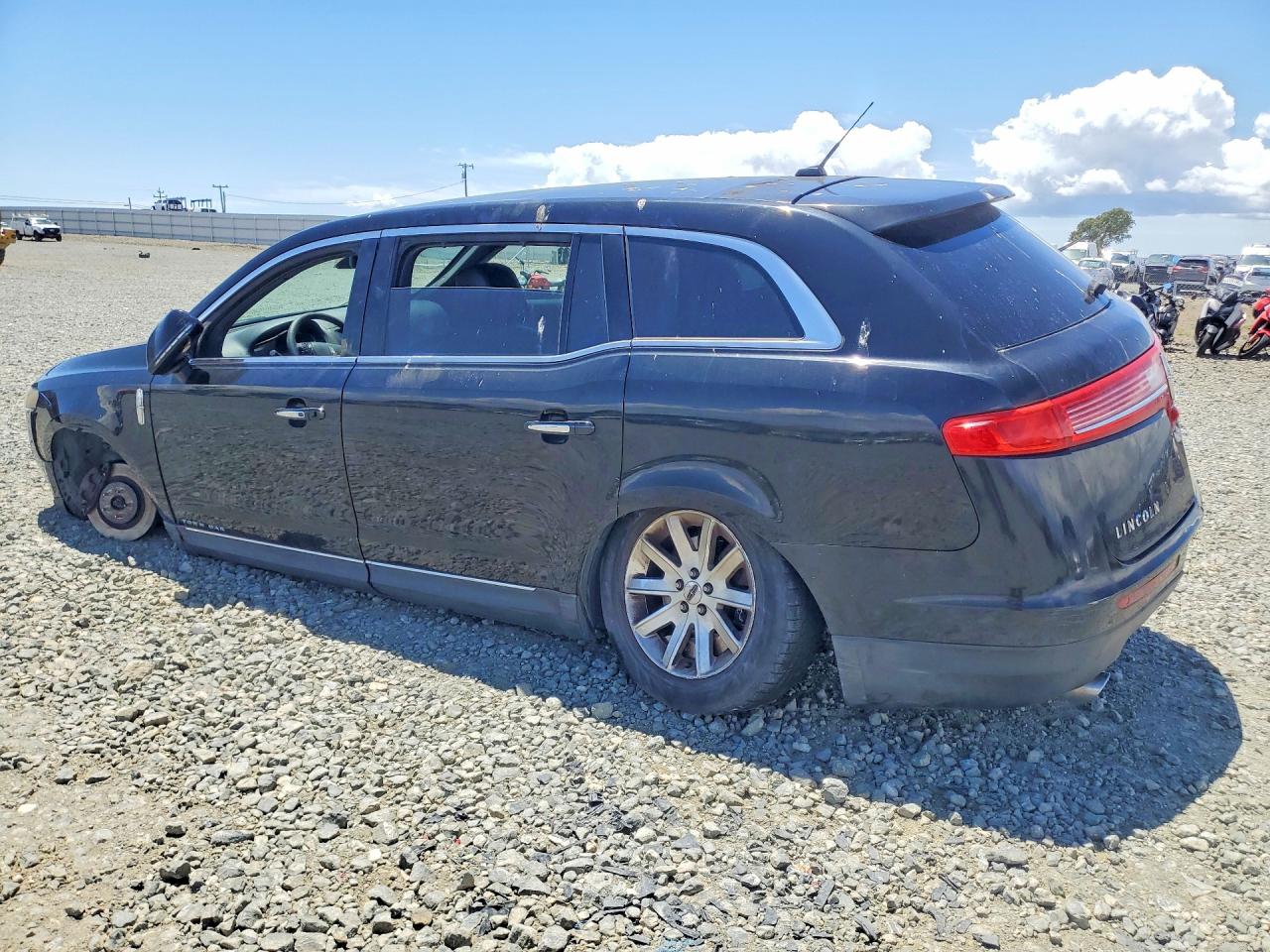 2014 Lincoln Mkt Black vin: 2LMHJ5NK7EBL57835