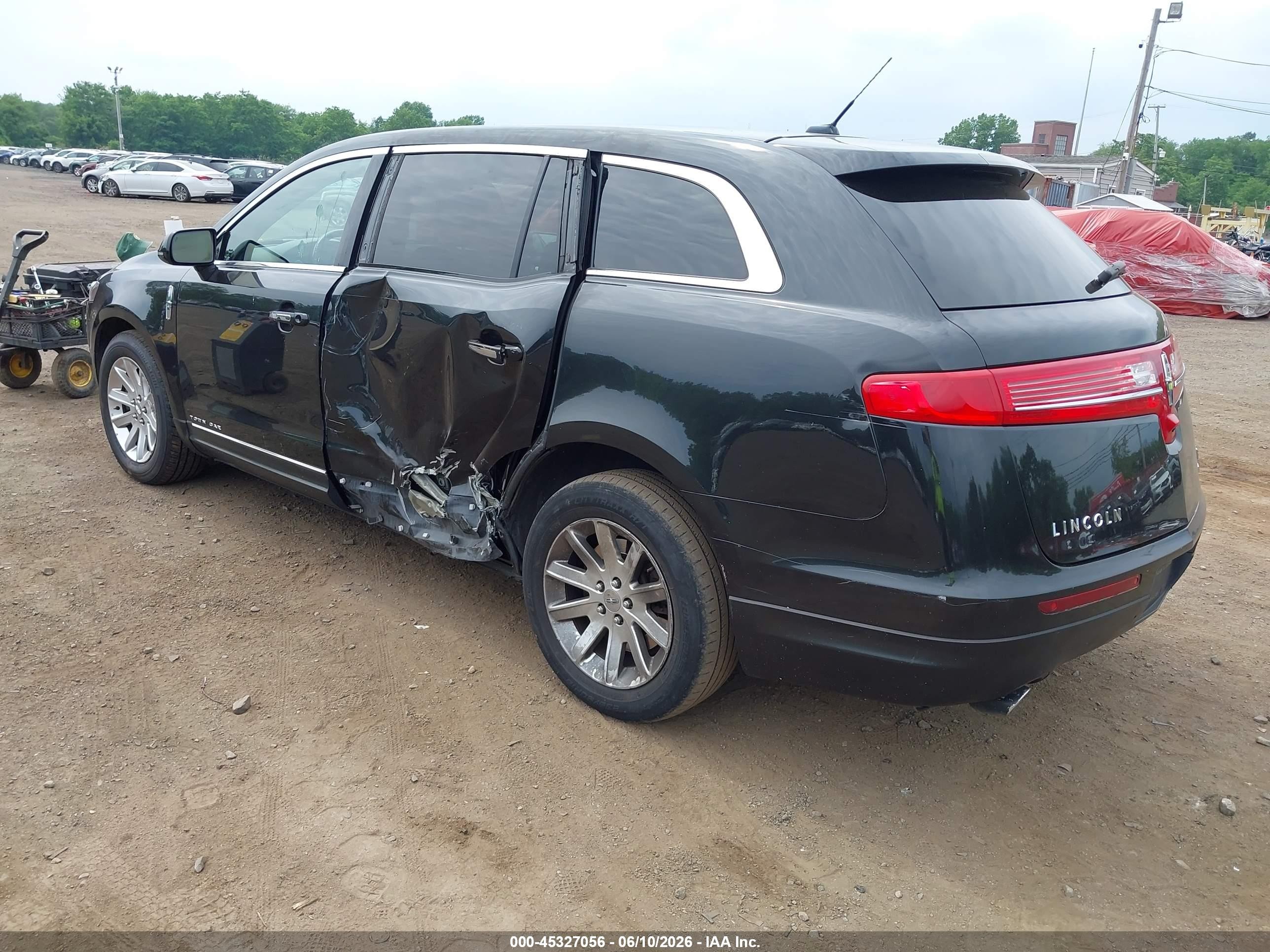 2015 Lincoln Mkt Livery Black vin: 2LMHJ5NK9FBL00733