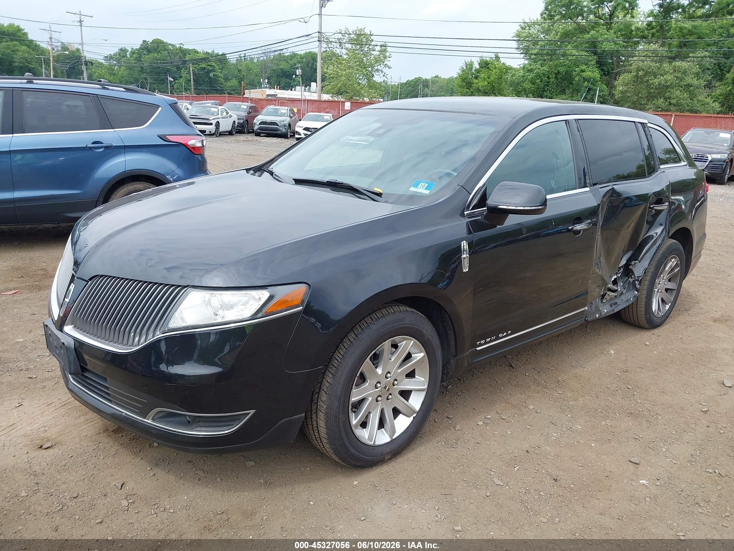 2015 Lincoln Mkt Livery Black vin: 2LMHJ5NK9FBL00733