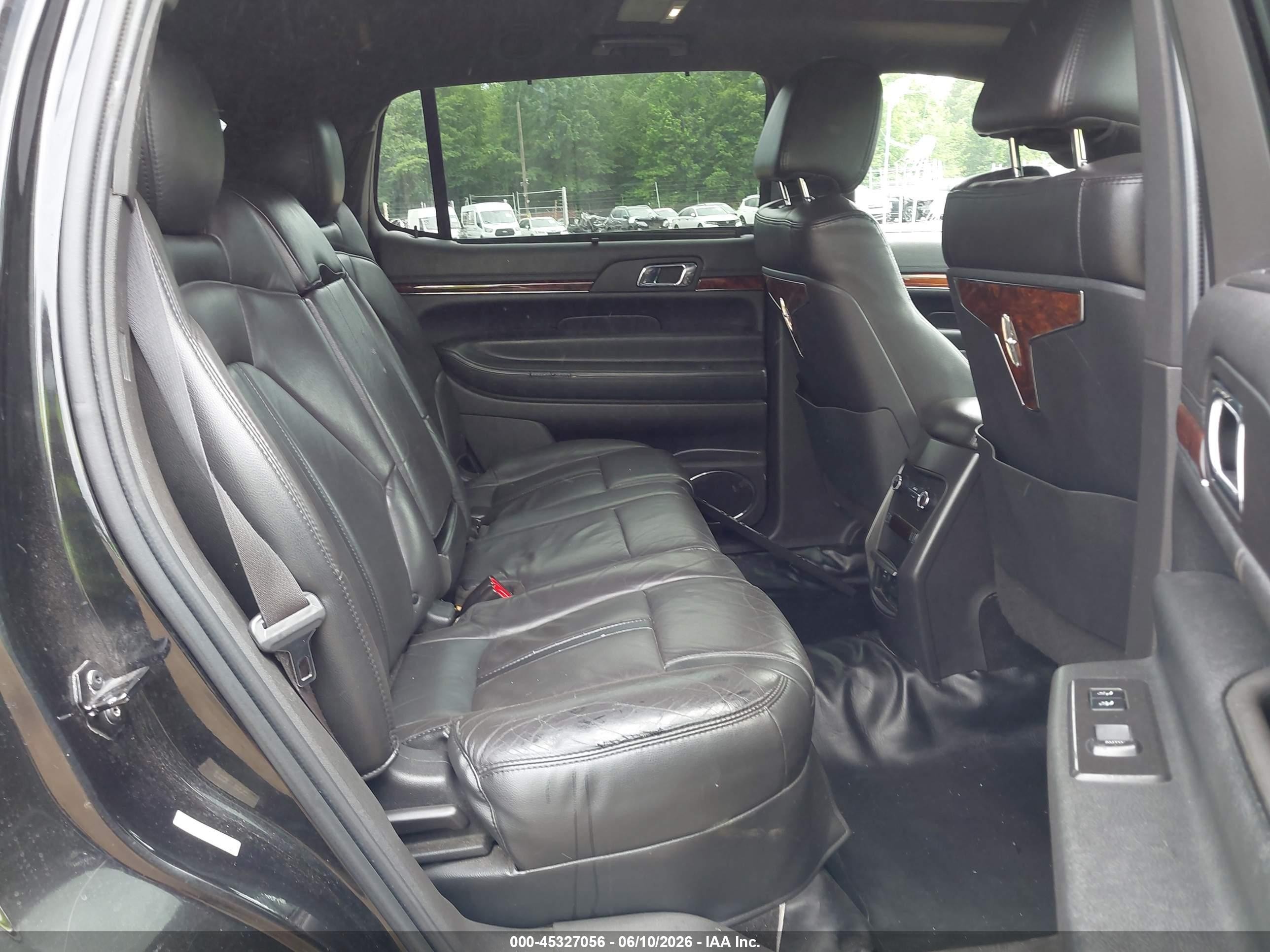 2015 Lincoln Mkt Livery Black vin: 2LMHJ5NK9FBL00733