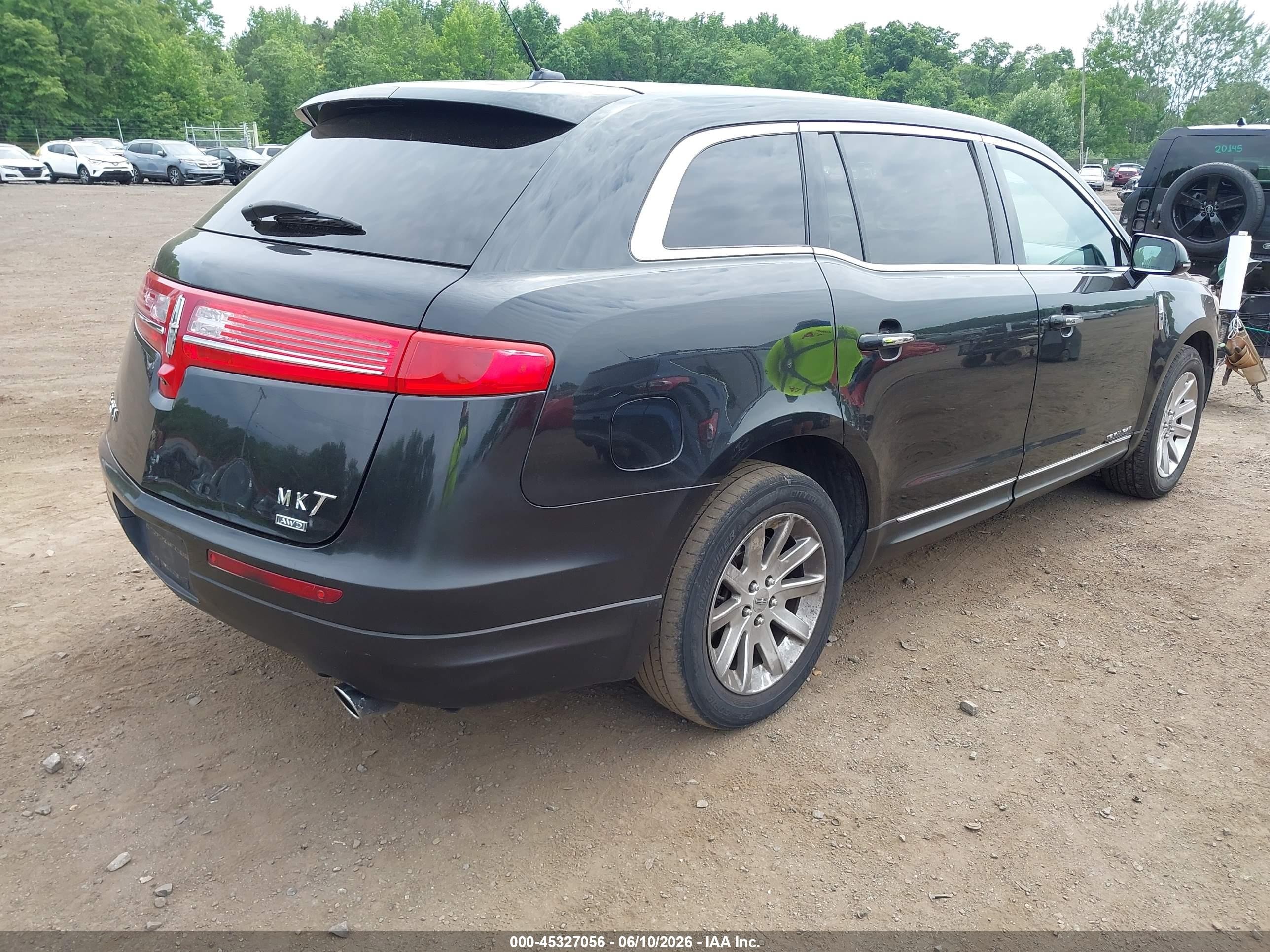 2015 Lincoln Mkt Livery Black vin: 2LMHJ5NK9FBL00733