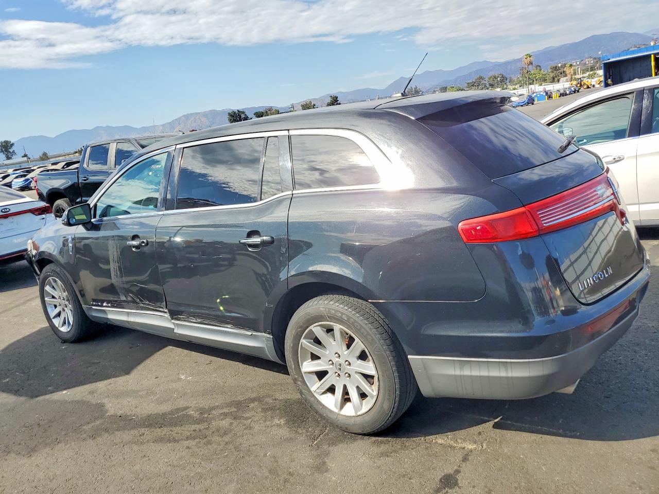 2014 Lincoln Mkt Charcoal vin: 2LMHJ5NKXEBL59059