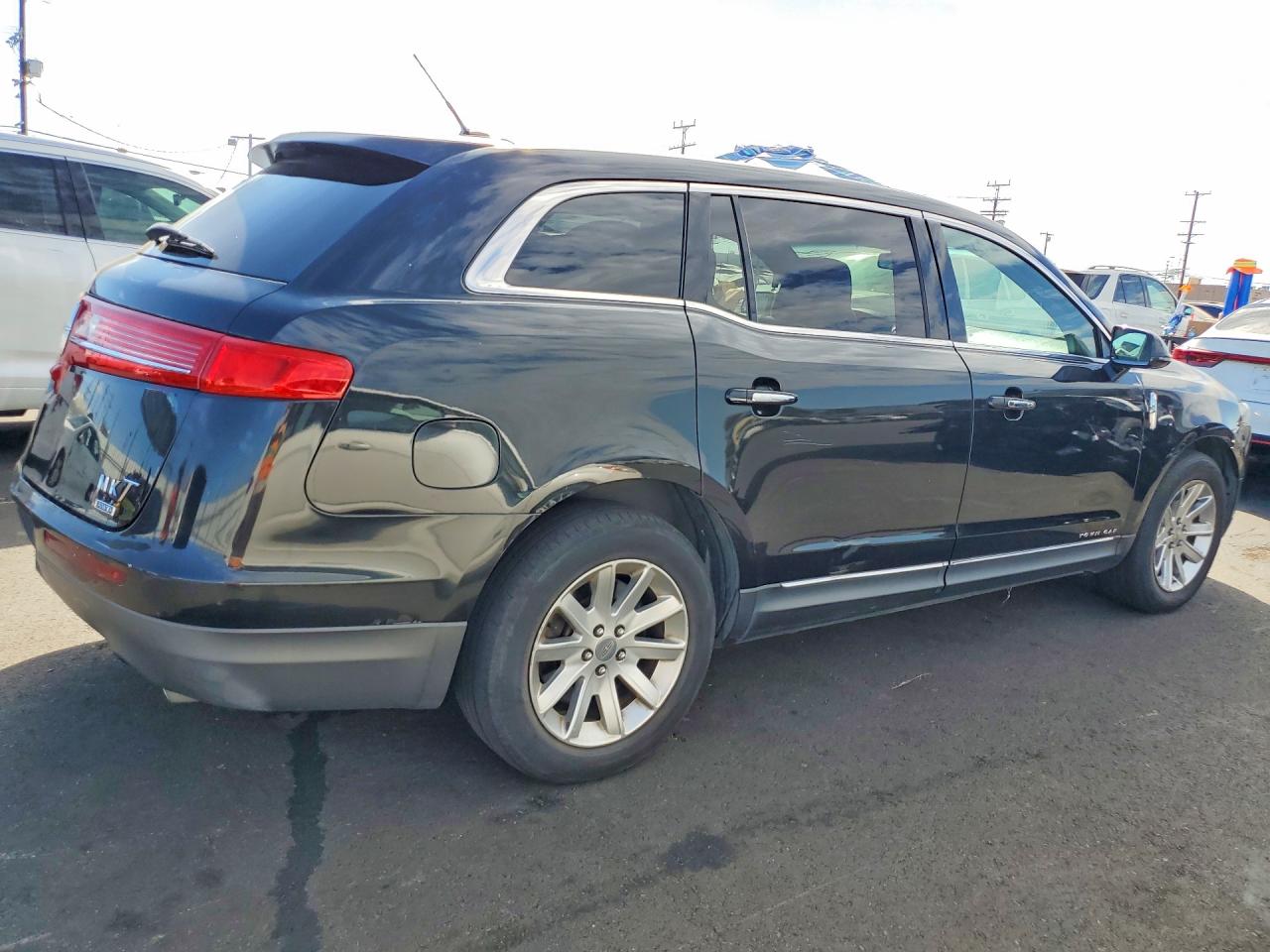 2014 Lincoln Mkt Charcoal vin: 2LMHJ5NKXEBL59059