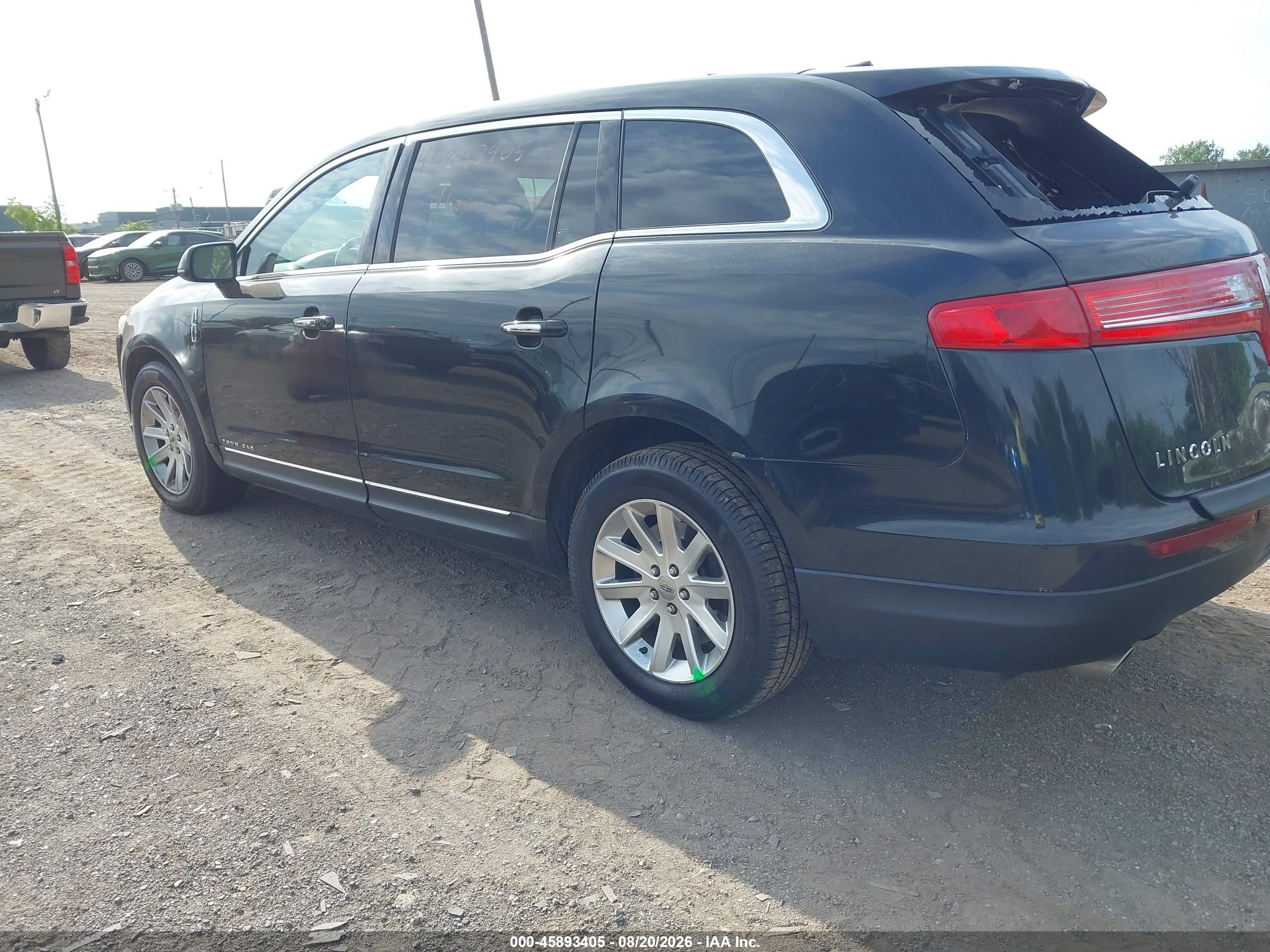 2015 Lincoln Mkt Livery Gray vin: 2LMHJ5NKXFBL04659