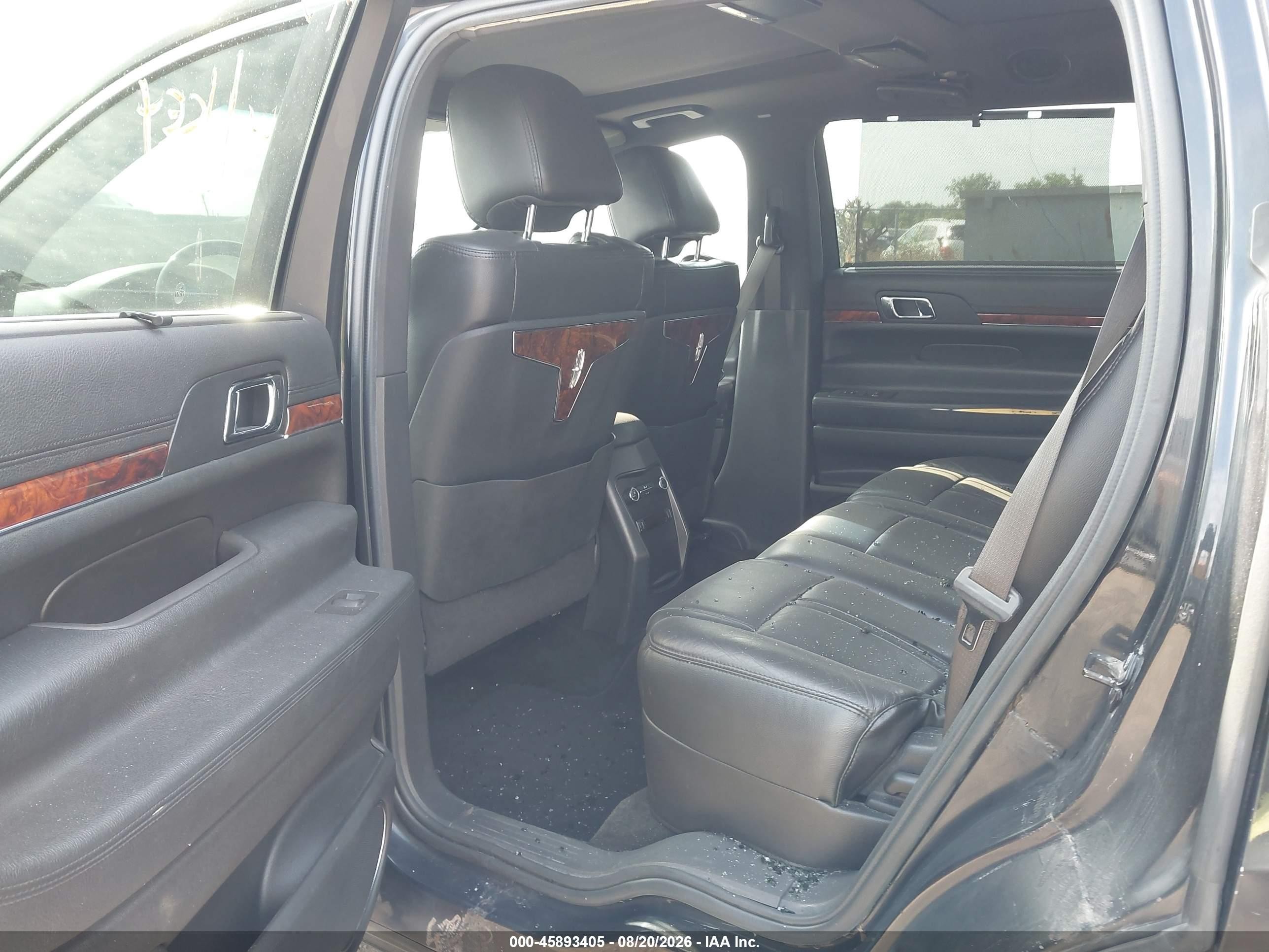 2015 Lincoln Mkt Livery Gray vin: 2LMHJ5NKXFBL04659