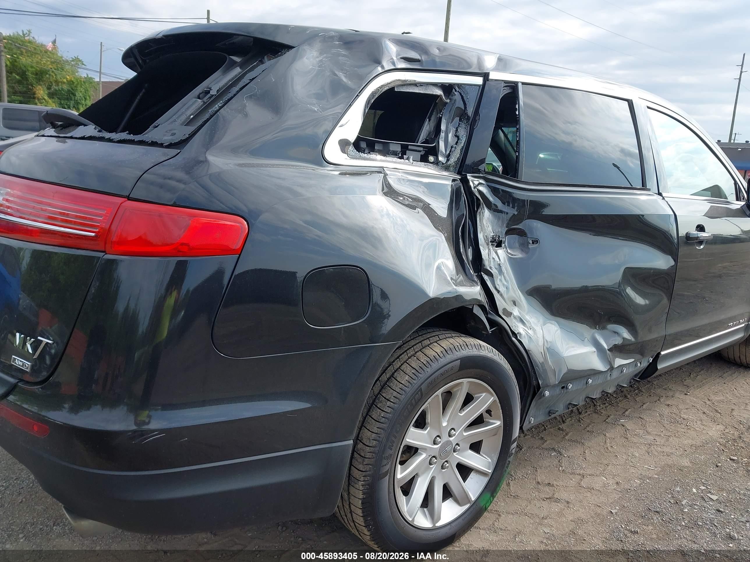 2015 Lincoln Mkt Livery Gray vin: 2LMHJ5NKXFBL04659
