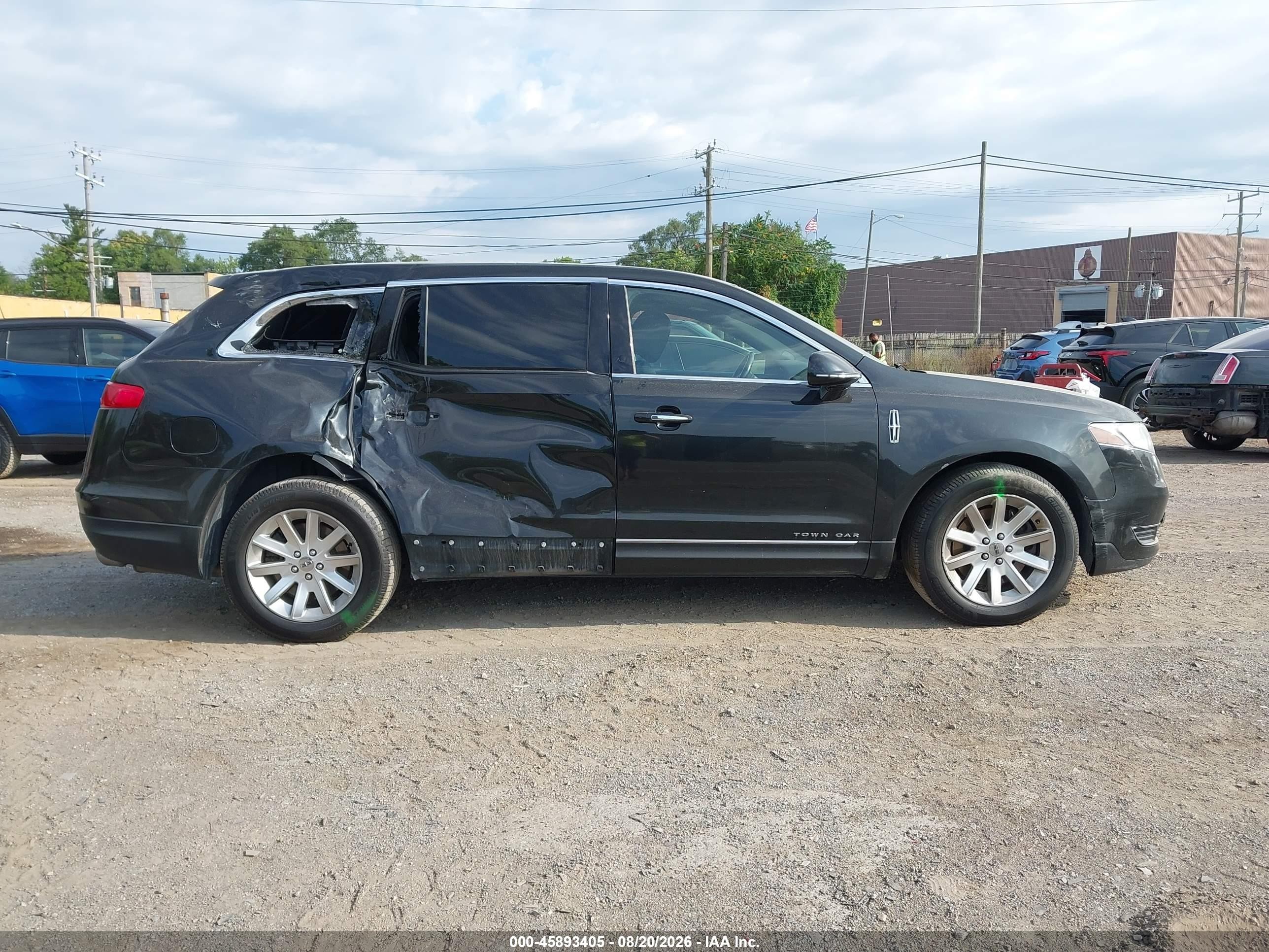 2015 Lincoln Mkt Livery Gray vin: 2LMHJ5NKXFBL04659