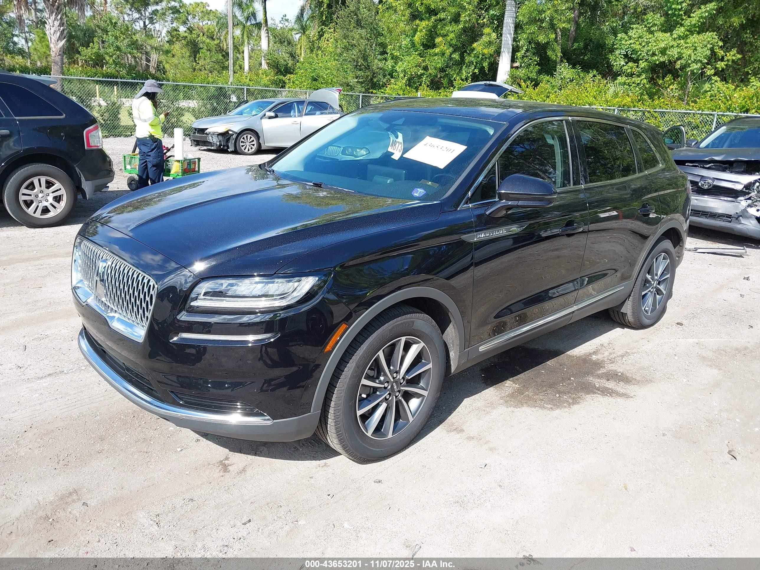 2021 Lincoln Nautilus Standard Black vin: 2LMPJ6J92MBL04320