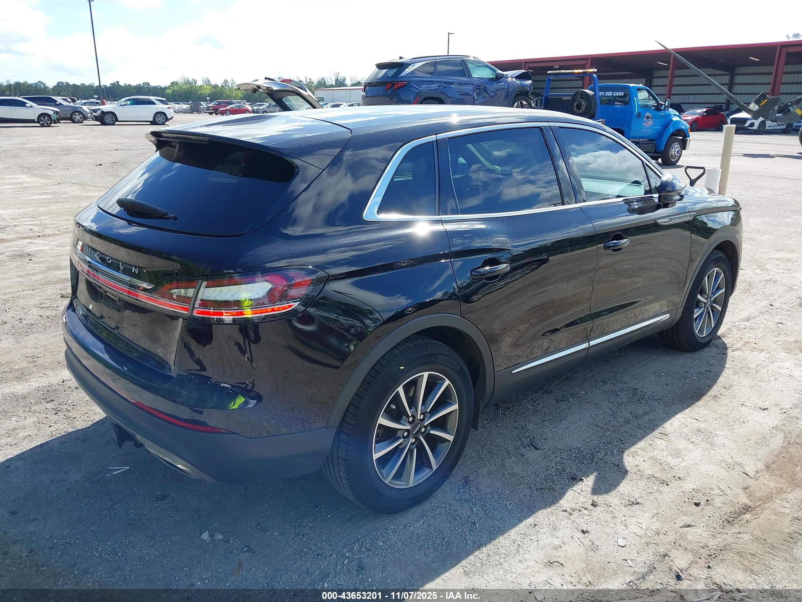 2021 Lincoln Nautilus Standard Black vin: 2LMPJ6J92MBL04320