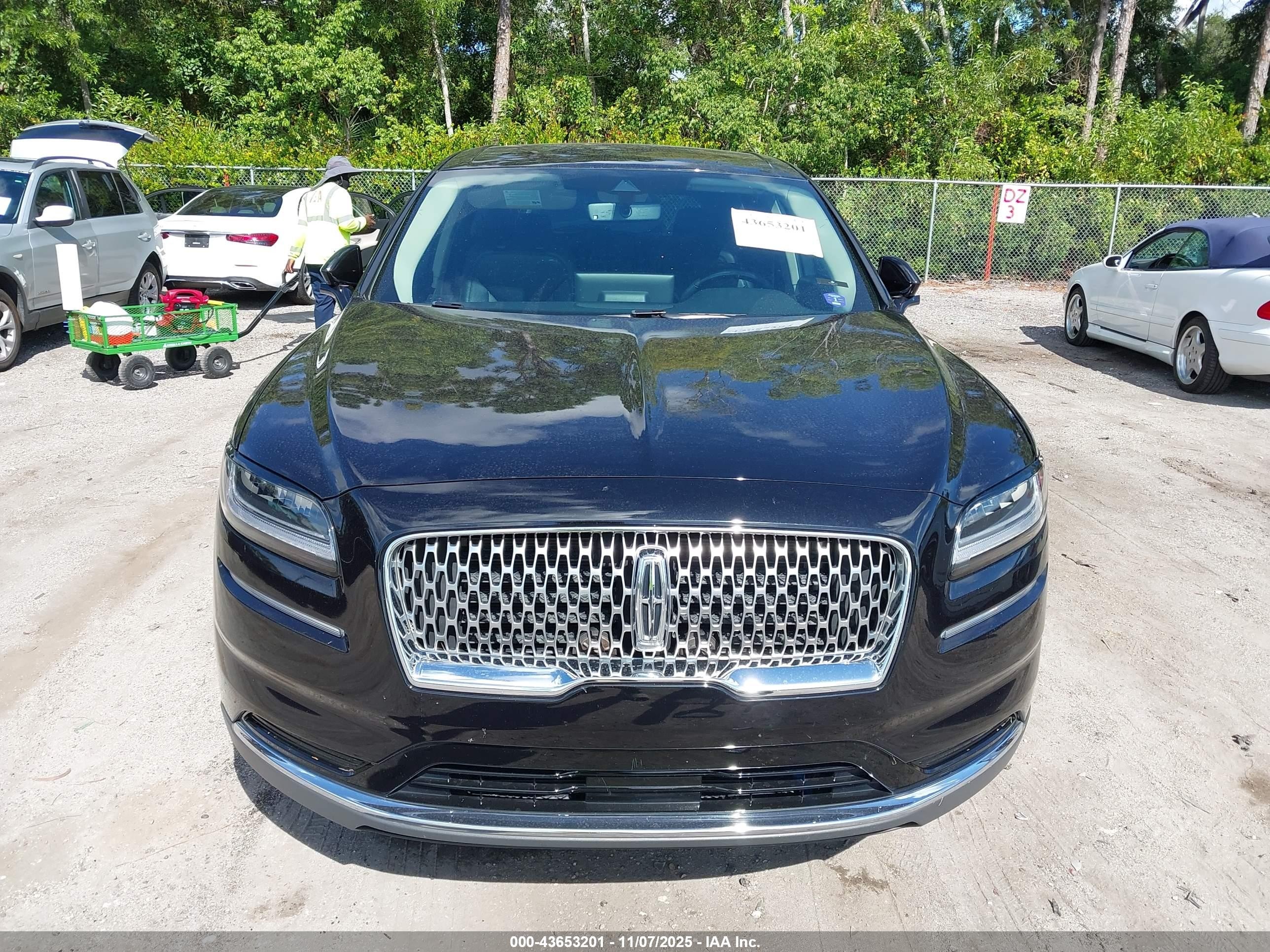 2021 Lincoln Nautilus Standard Black vin: 2LMPJ6J92MBL04320