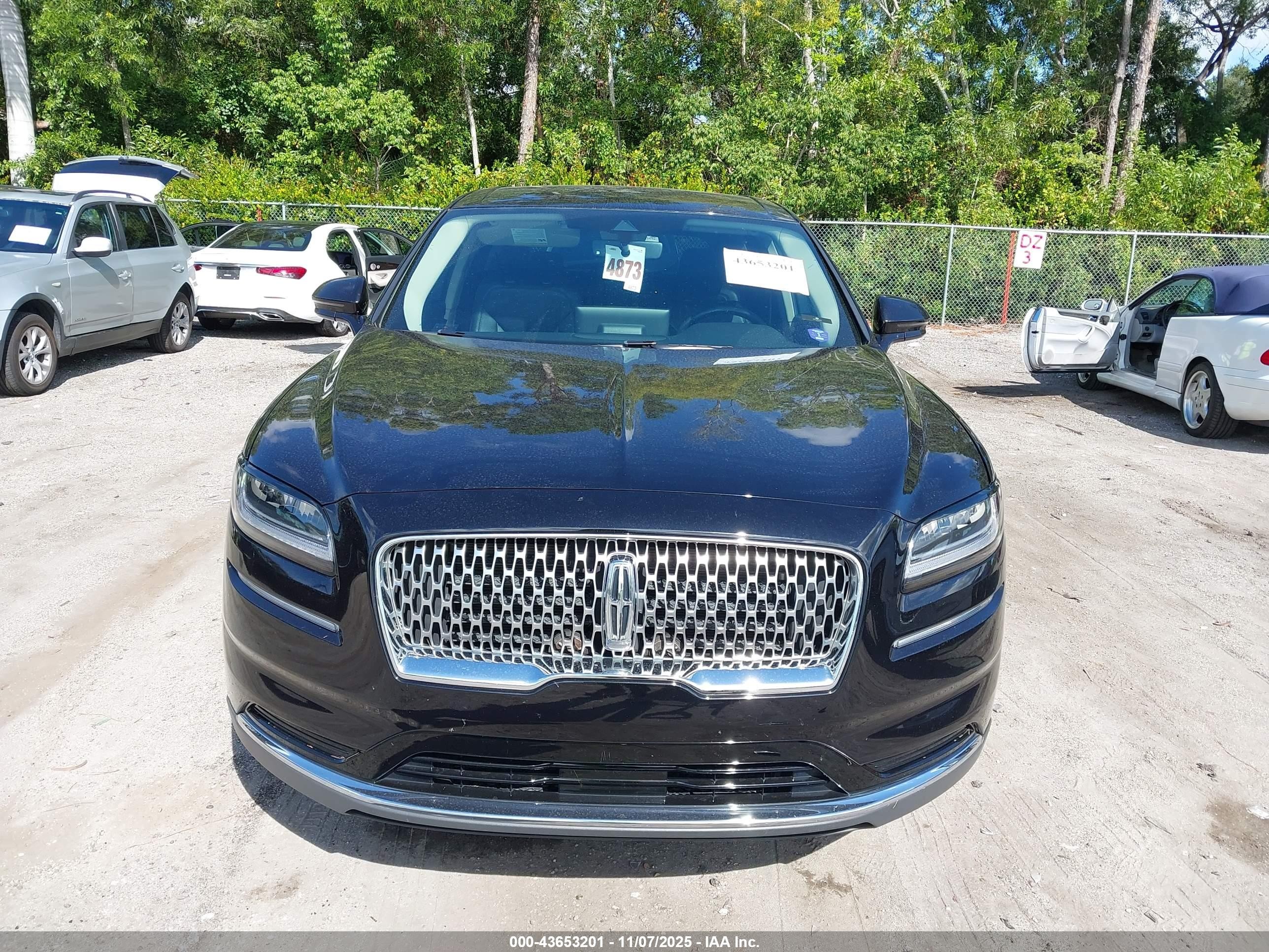2021 Lincoln Nautilus Standard Black vin: 2LMPJ6J92MBL04320