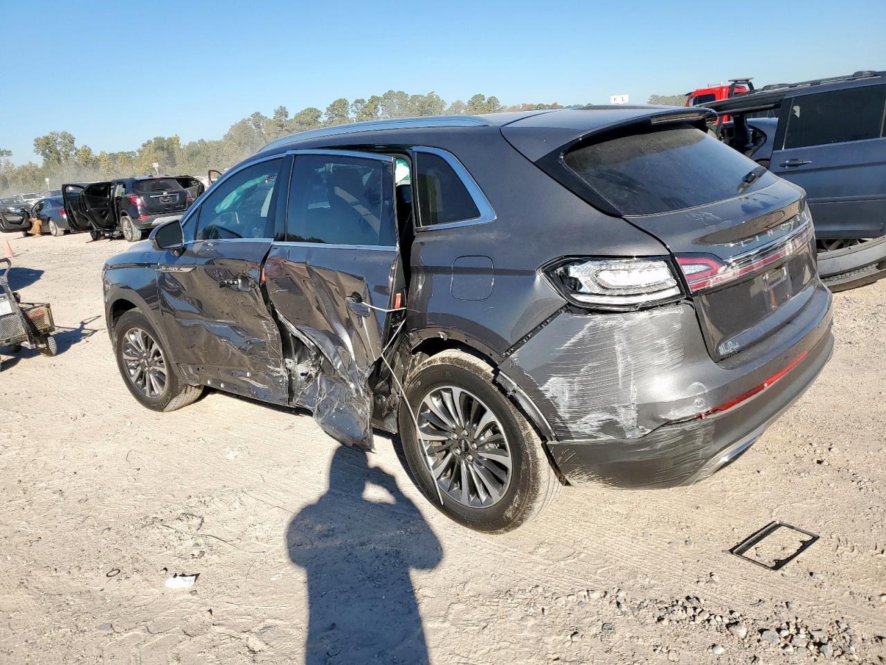 2023 Lincoln Nautilus Gray vin: 2LMPJ6J92PBL04323