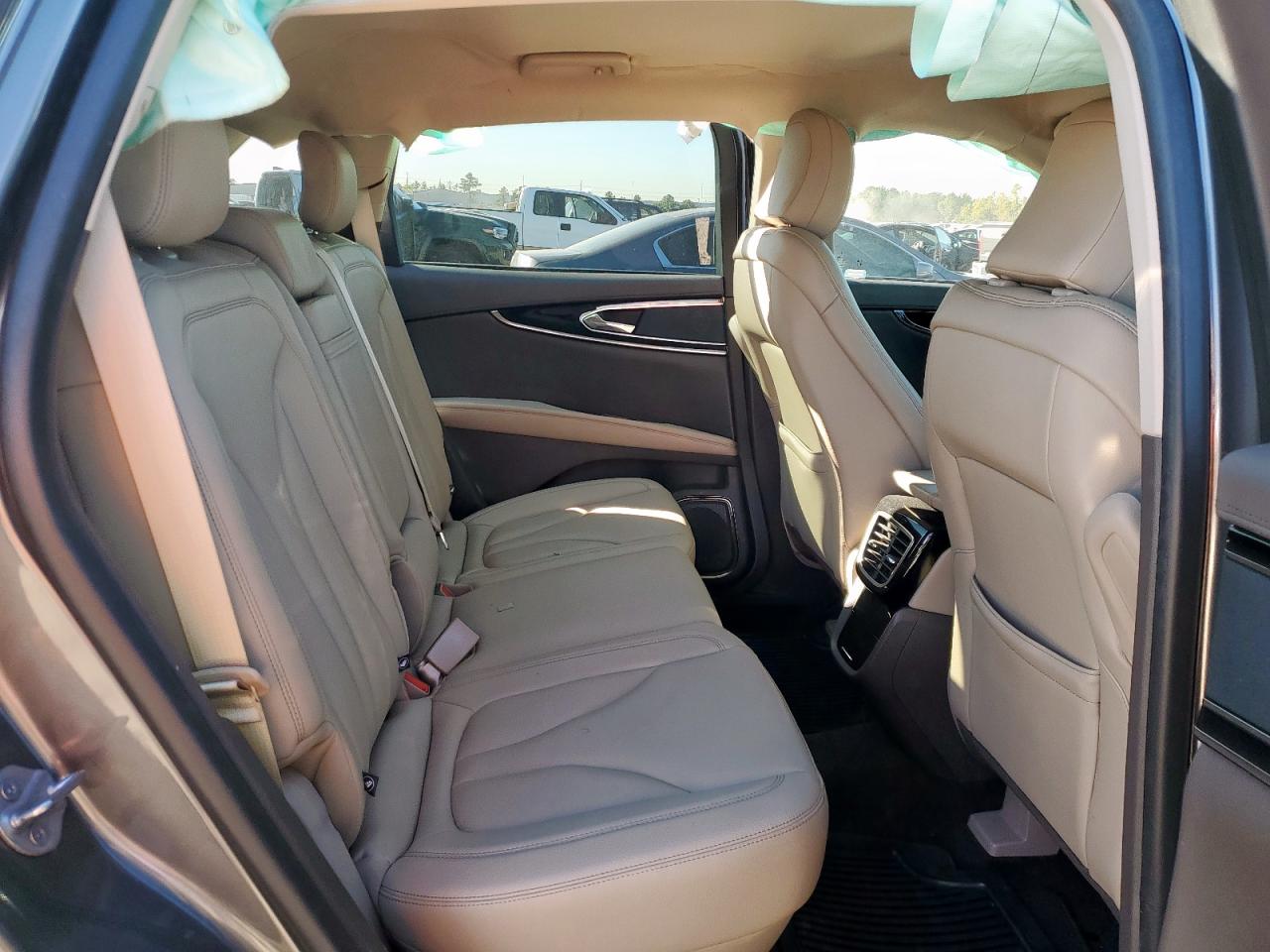 2023 Lincoln Nautilus Gray vin: 2LMPJ6J92PBL04323