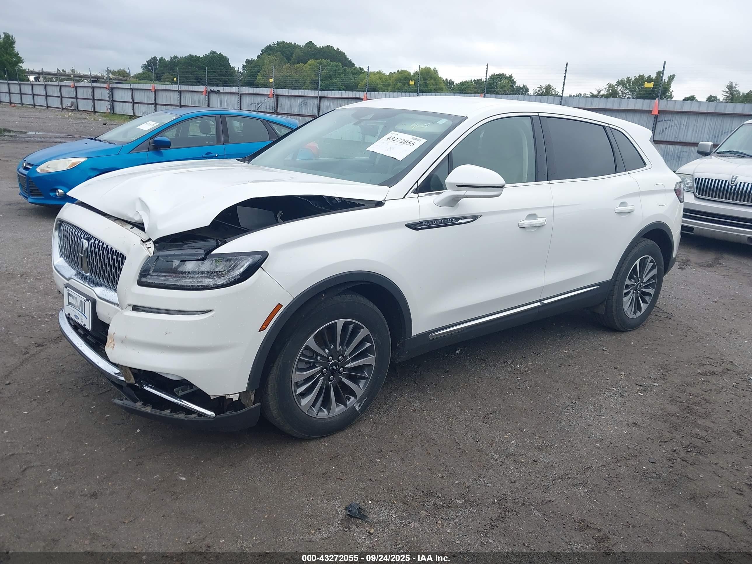 2022 Lincoln Nautilus Standard White vin: 2LMPJ6J96NBL16875