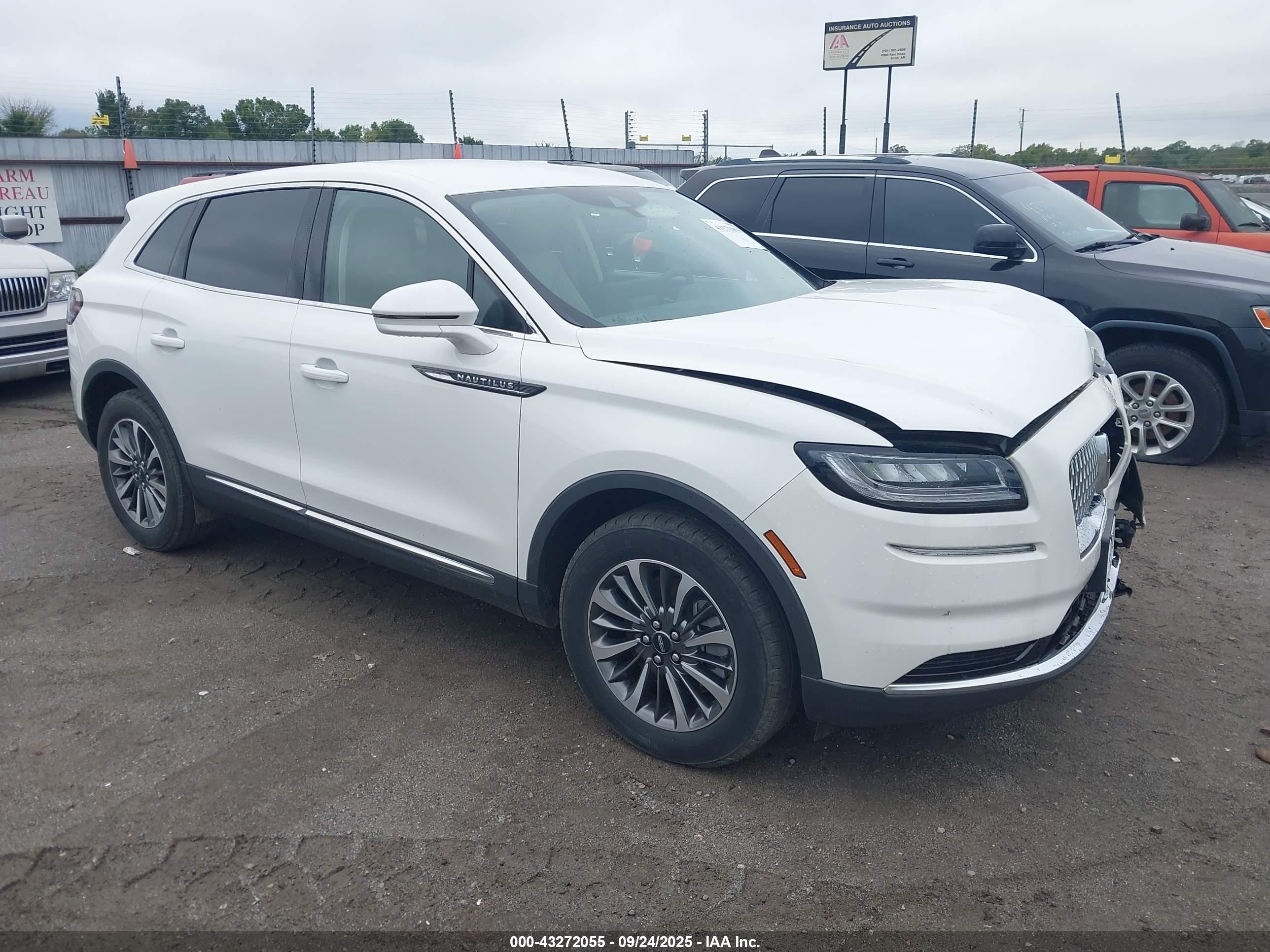 2022 Lincoln Nautilus Standard White vin: 2LMPJ6J96NBL16875