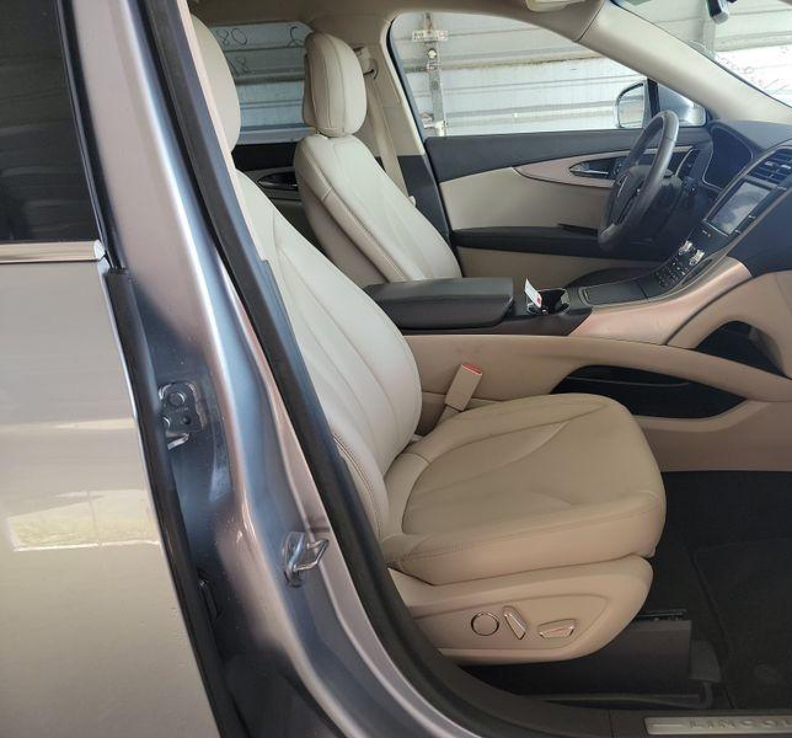 2020 Lincoln Nautilus vin: 2LMPJ6J97LBL29633