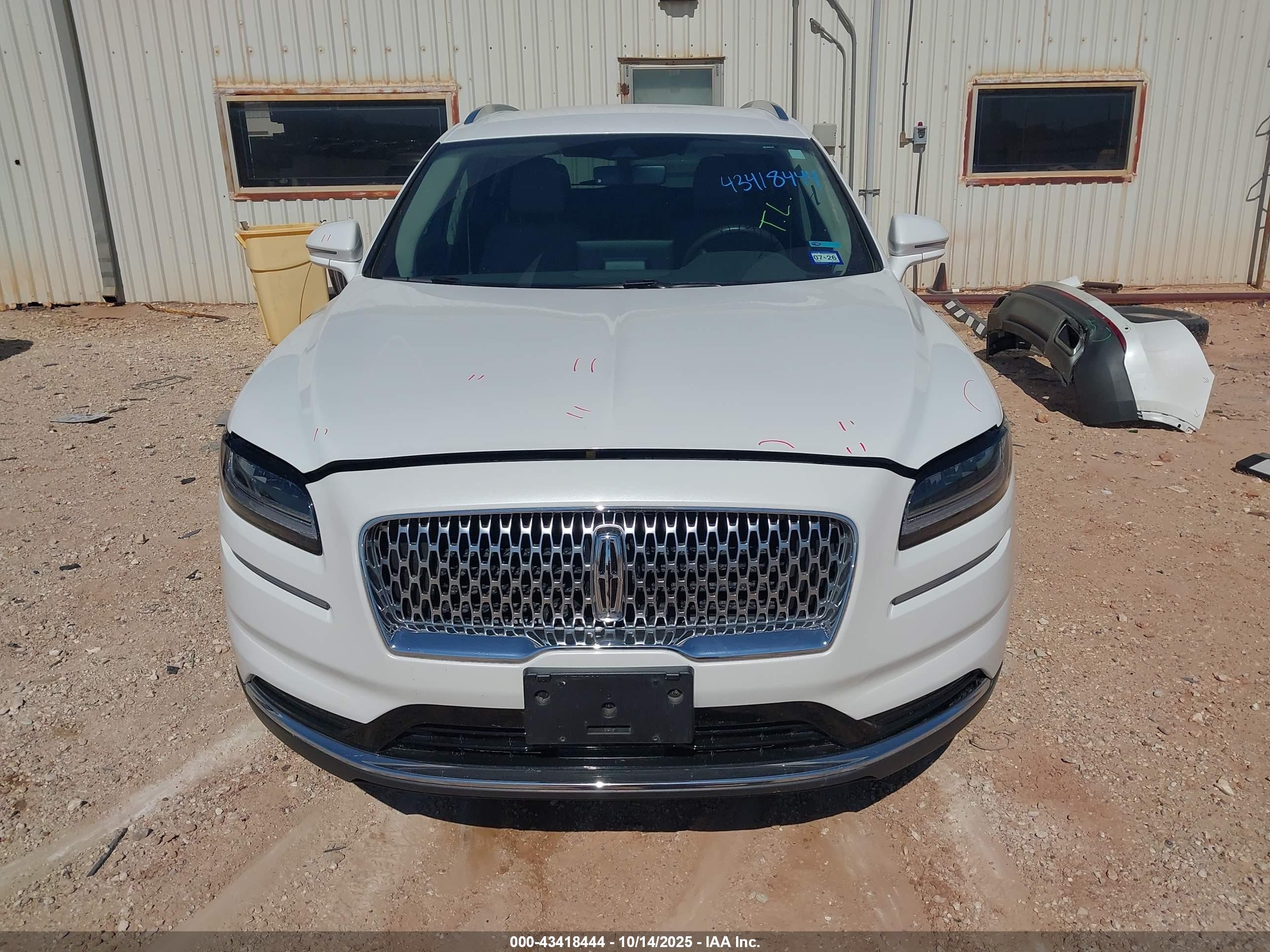 2022 Lincoln Nautilus Standard White vin: 2LMPJ6J98NBL14366