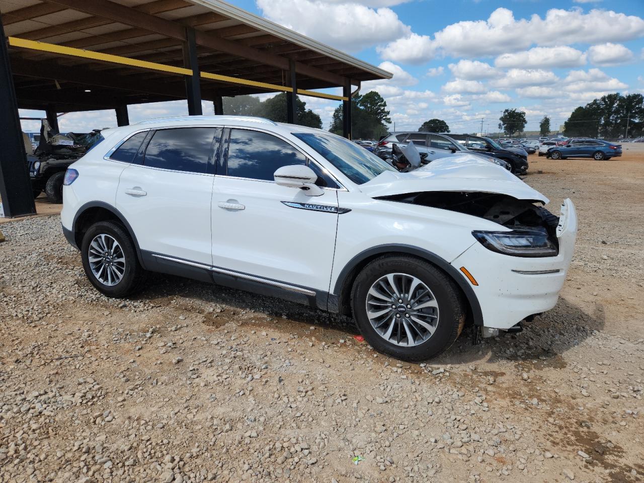 2022 Lincoln Nautilus White vin: 2LMPJ6J99NBL07250