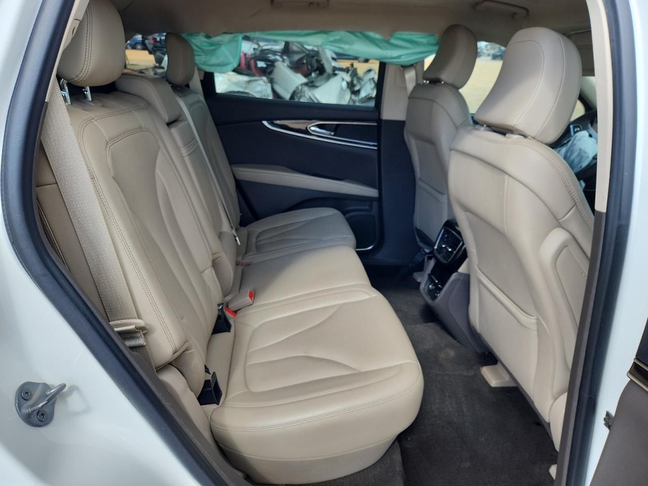 2022 Lincoln Nautilus White vin: 2LMPJ6J99NBL07250