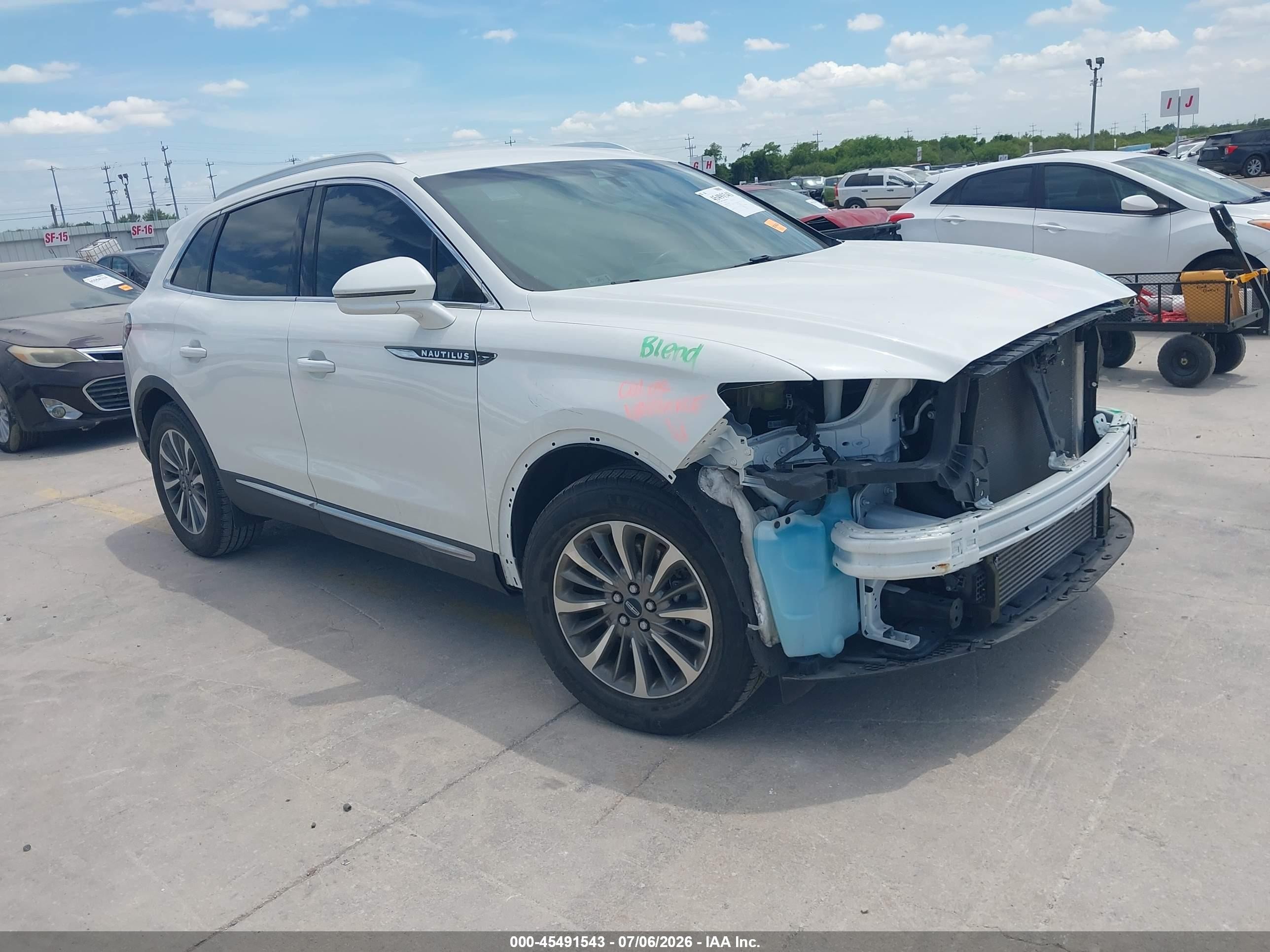 2020 Lincoln Nautilus Standard White vin: 2LMPJ6J9XLBL04600