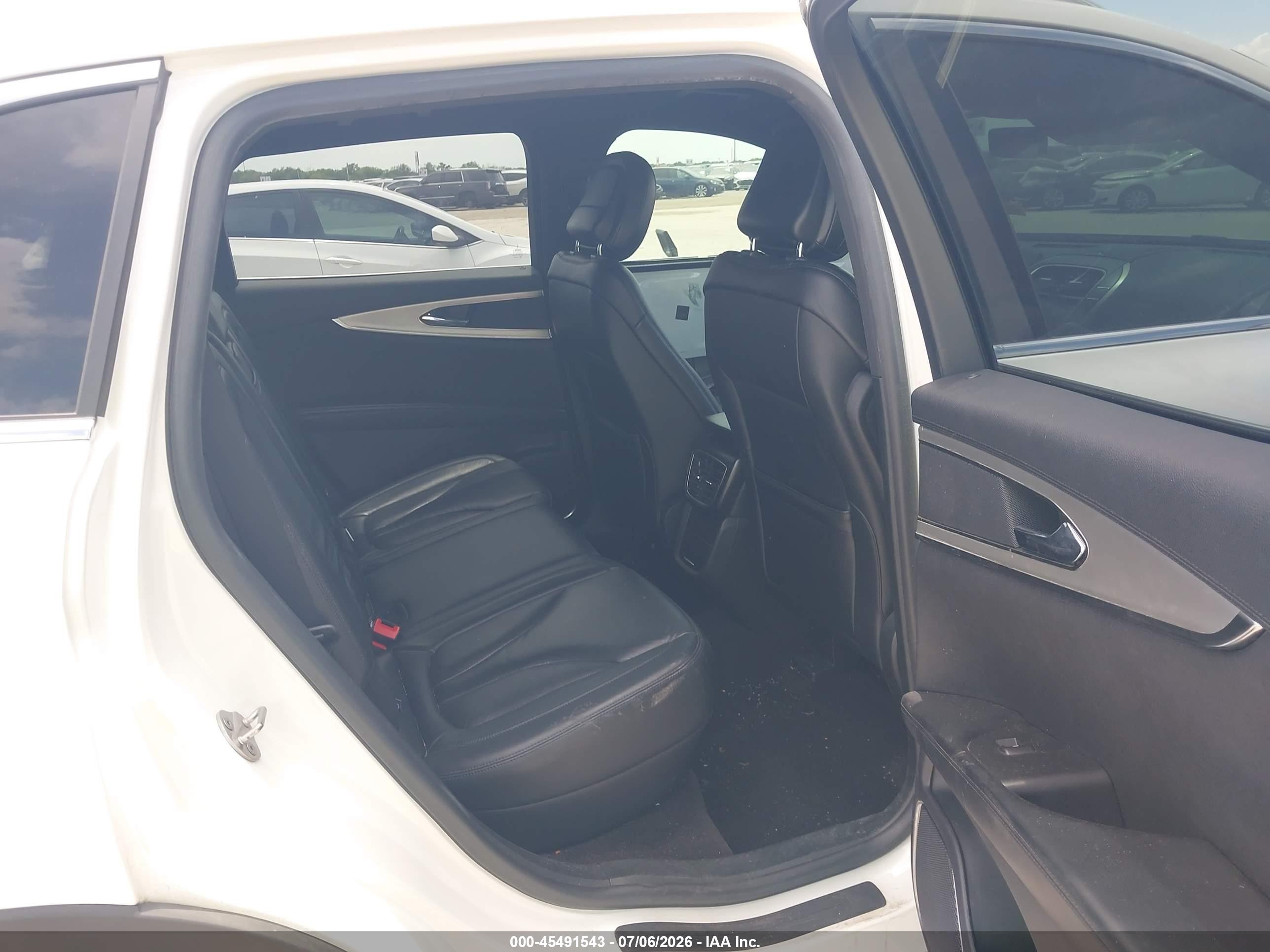 2020 Lincoln Nautilus Standard White vin: 2LMPJ6J9XLBL04600
