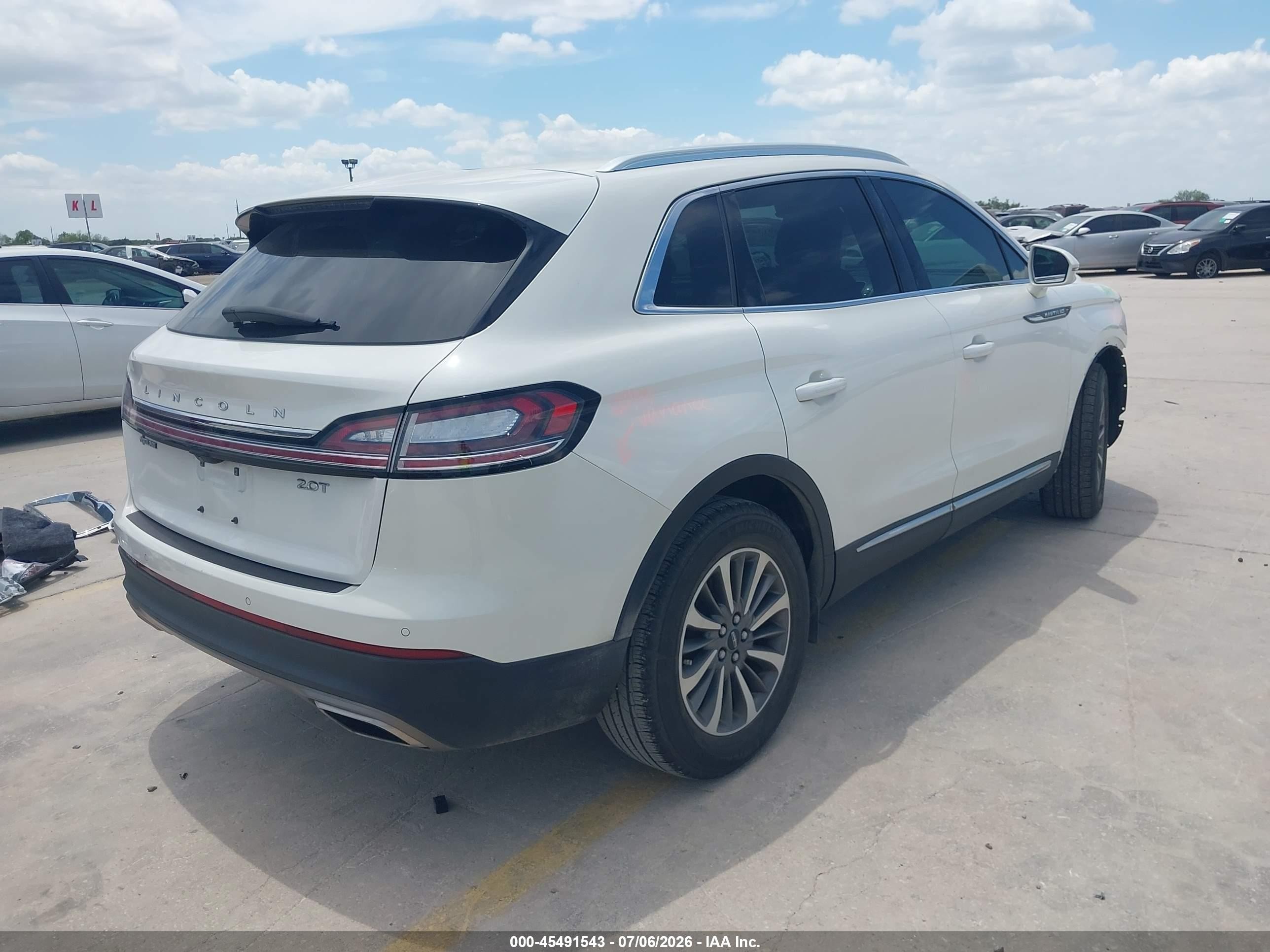 2020 Lincoln Nautilus Standard White vin: 2LMPJ6J9XLBL04600