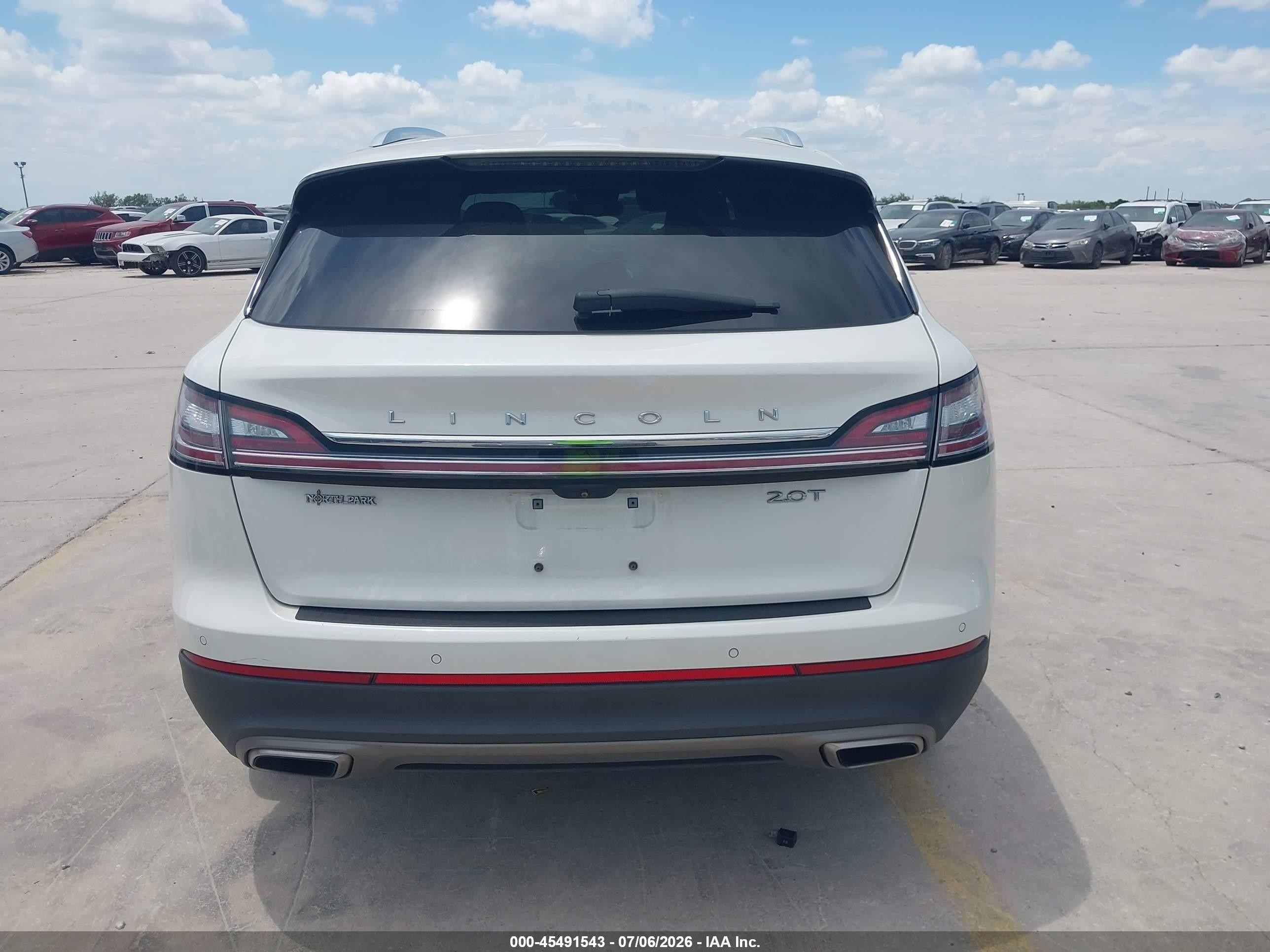 2020 Lincoln Nautilus Standard White vin: 2LMPJ6J9XLBL04600