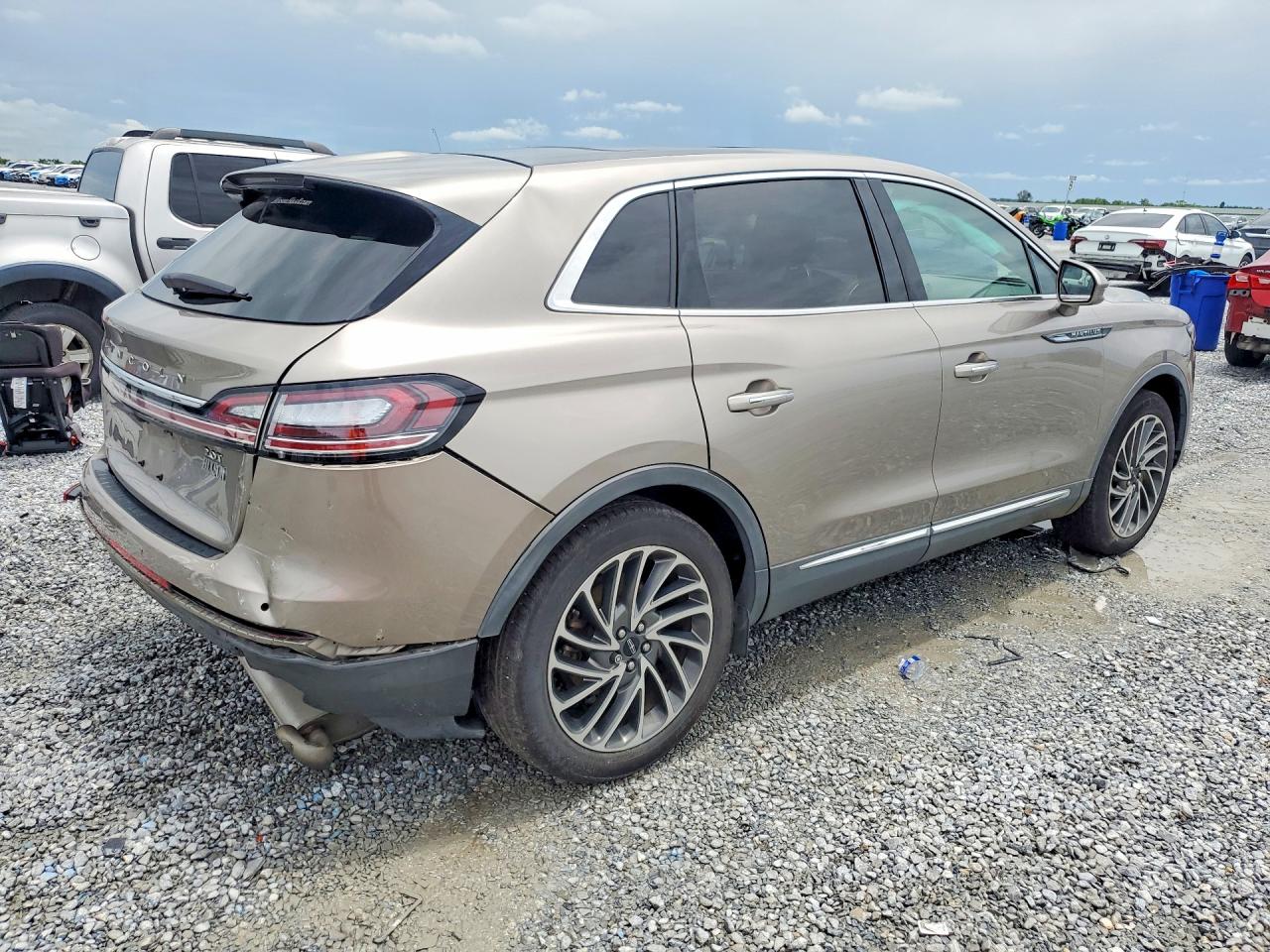 2020 Lincoln Nautilus Reserve Tan vin: 2LMPJ6K90LBL13191