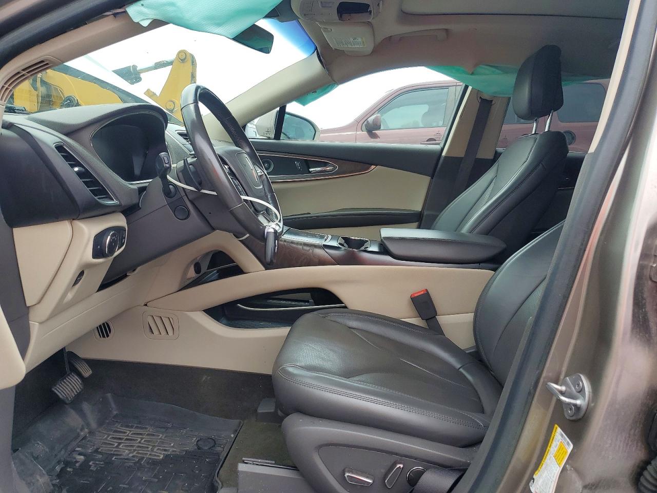 2020 Lincoln Nautilus Reserve Tan vin: 2LMPJ6K90LBL13191