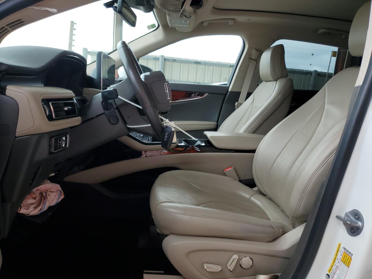 2023 Lincoln Nautilus Reserve White vin: 2LMPJ6K92PBL03994