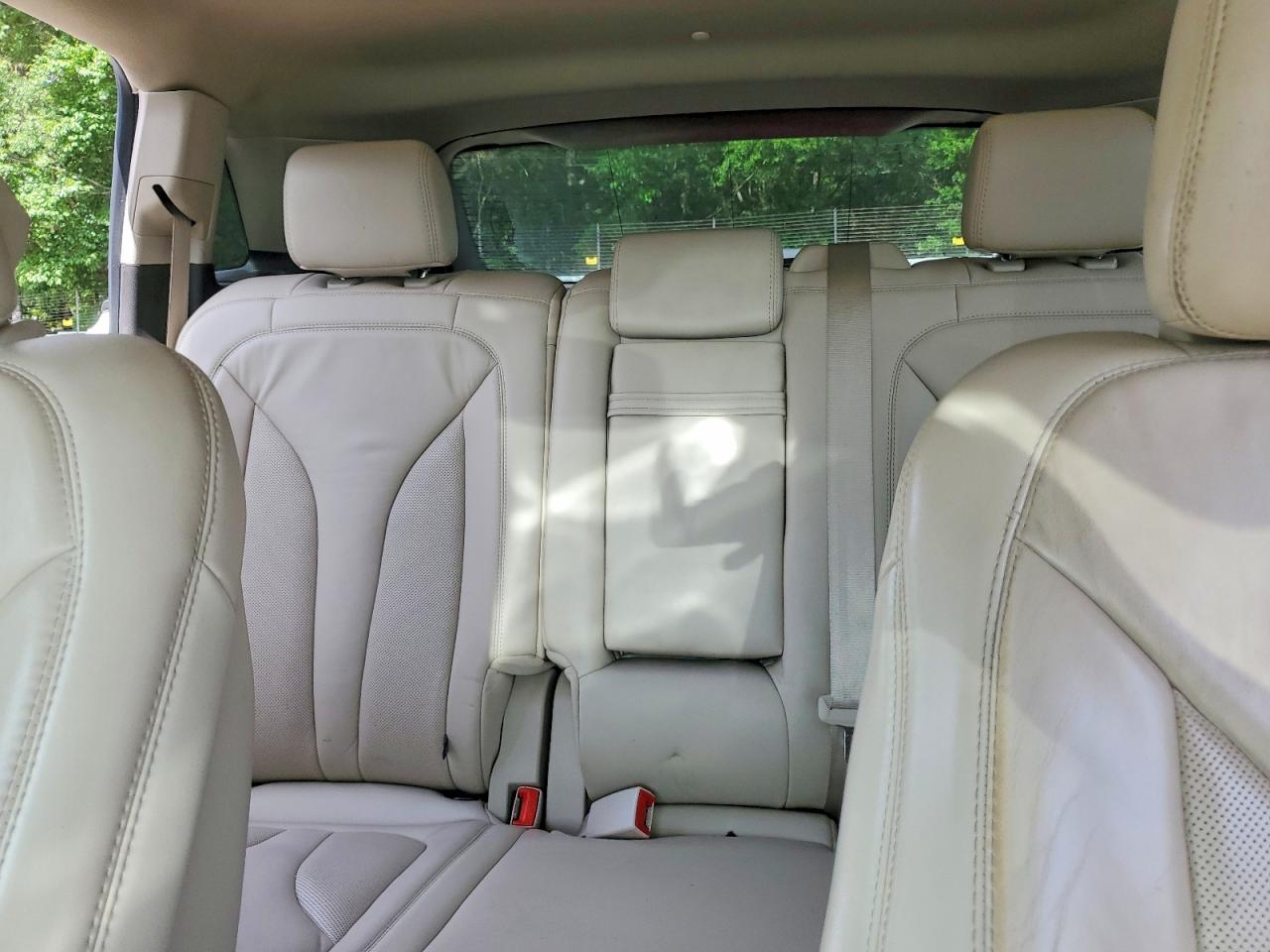 2019 Lincoln Nautilus Select White vin: 2LMPJ6K97KBL41021
