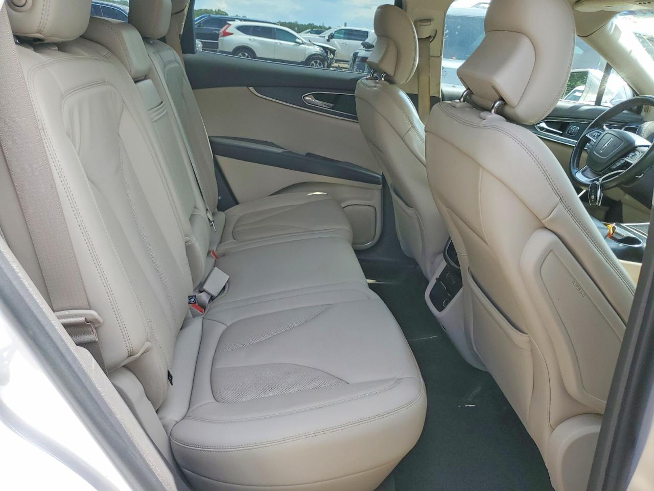 2019 Lincoln Nautilus Select White vin: 2LMPJ6K97KBL41021